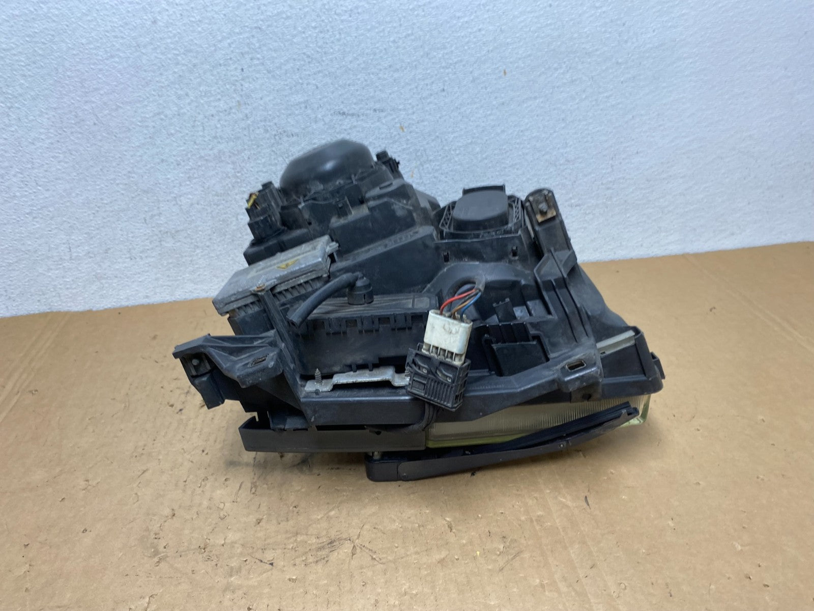 2003 to 2004 Land Rover Range Rover Left Driver Headlight Xenon HID AD3229 DW6