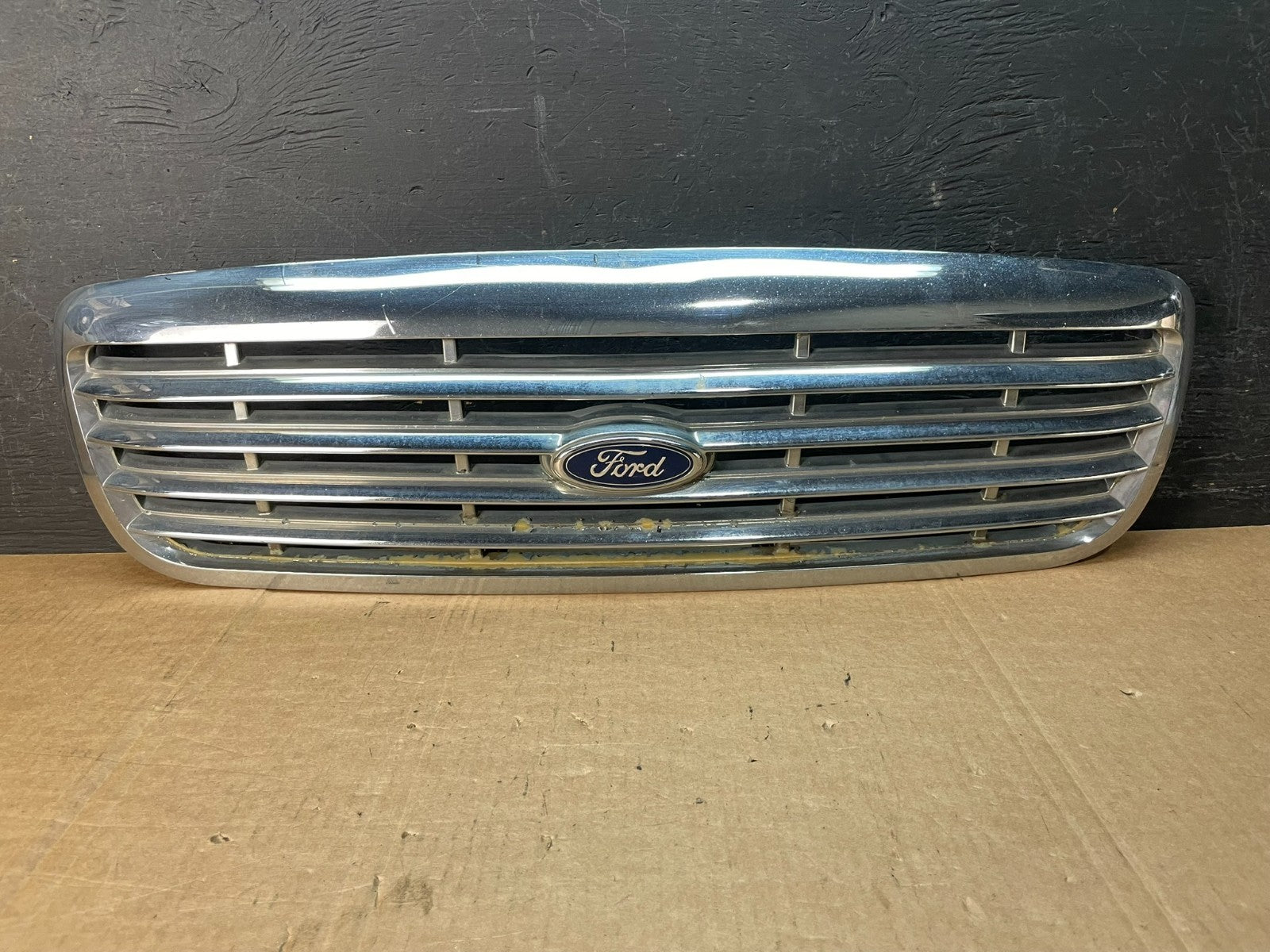2003 to 2011 Ford Crown Victoria Front Upper Grille Grill Chrome AE8461 DG0