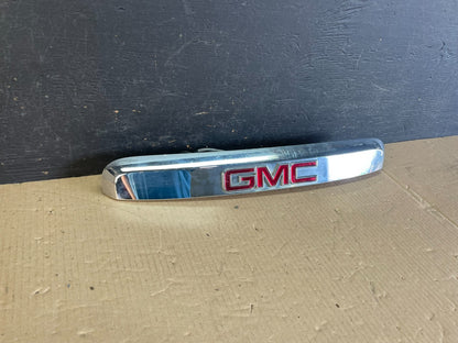 2007-2012 GMC Acadia Chrome Tailgate Rear Finish Molding W/O Camera AE3648 DG1