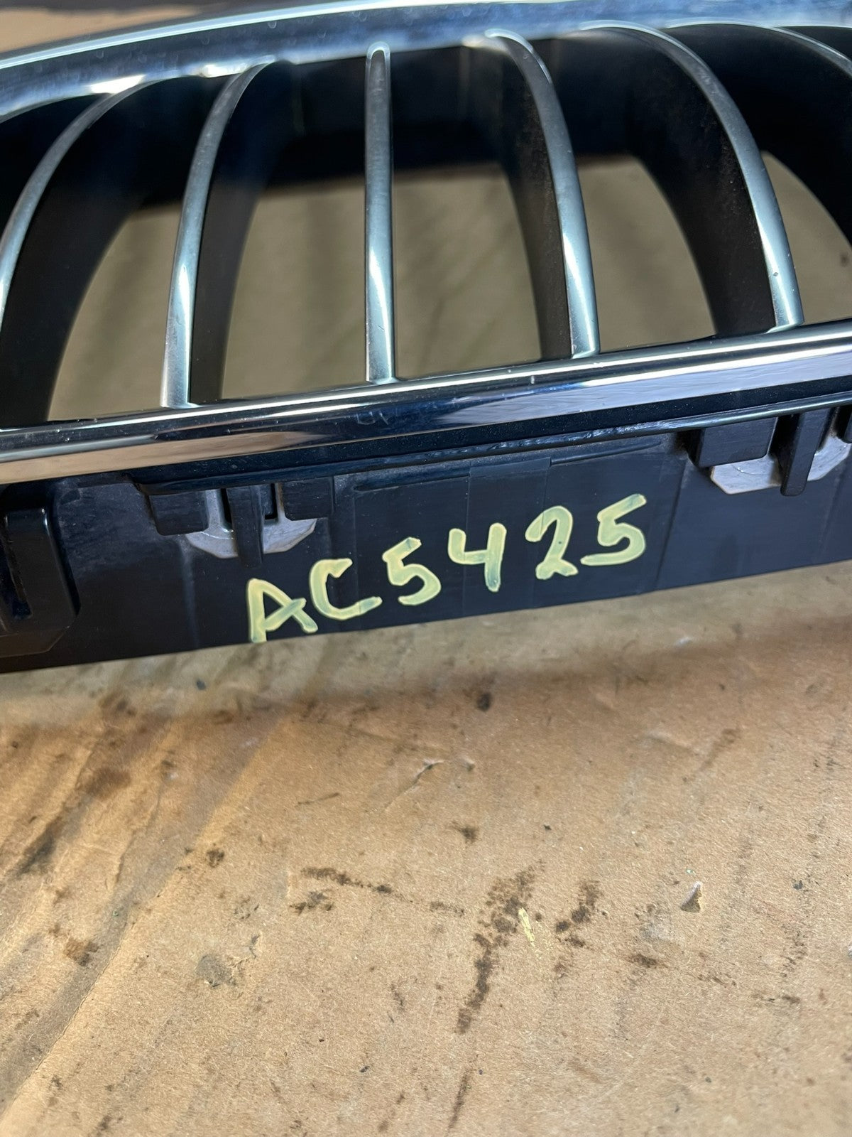 2008 to 2013 BMW E92 E93 325i 328i 335i Front Grille Left+Right AC54257