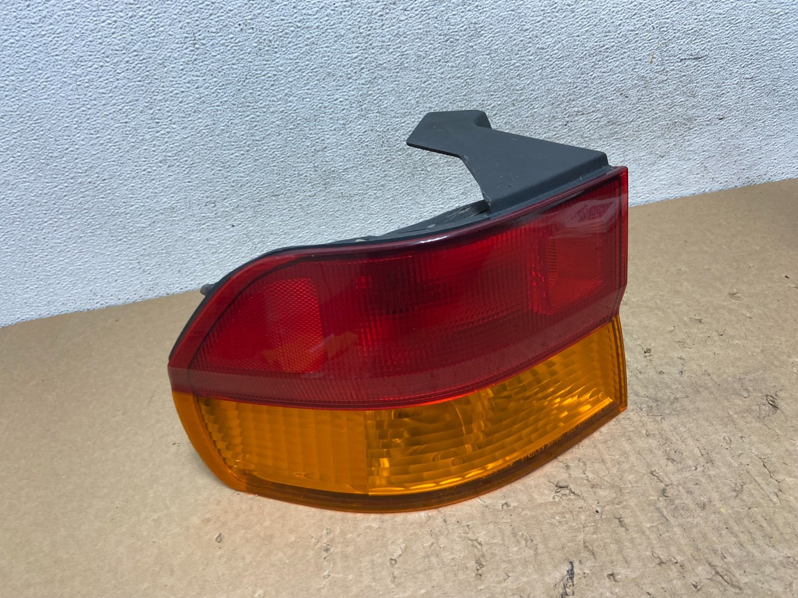 2002 2003 2004 Honda Odyssey Left Driver LH Side Tail Light AF8075 DW0