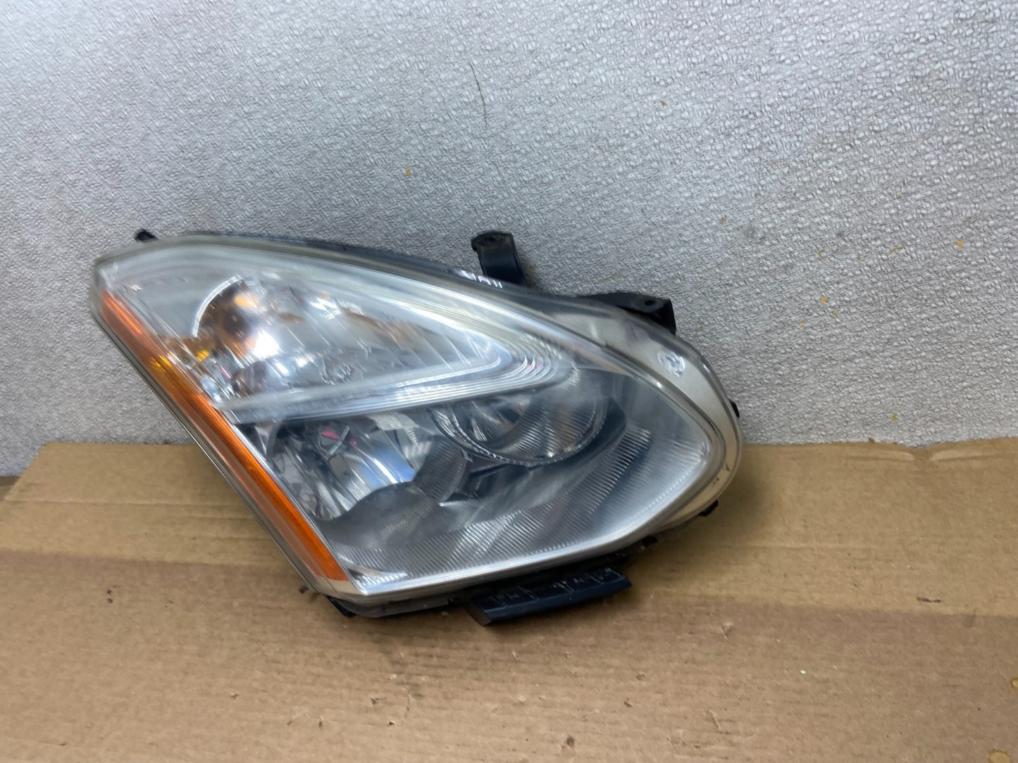 2009-2013 Nissan Rogue Right Passenger Xenon HID Headlight OEM AB5069 DW1