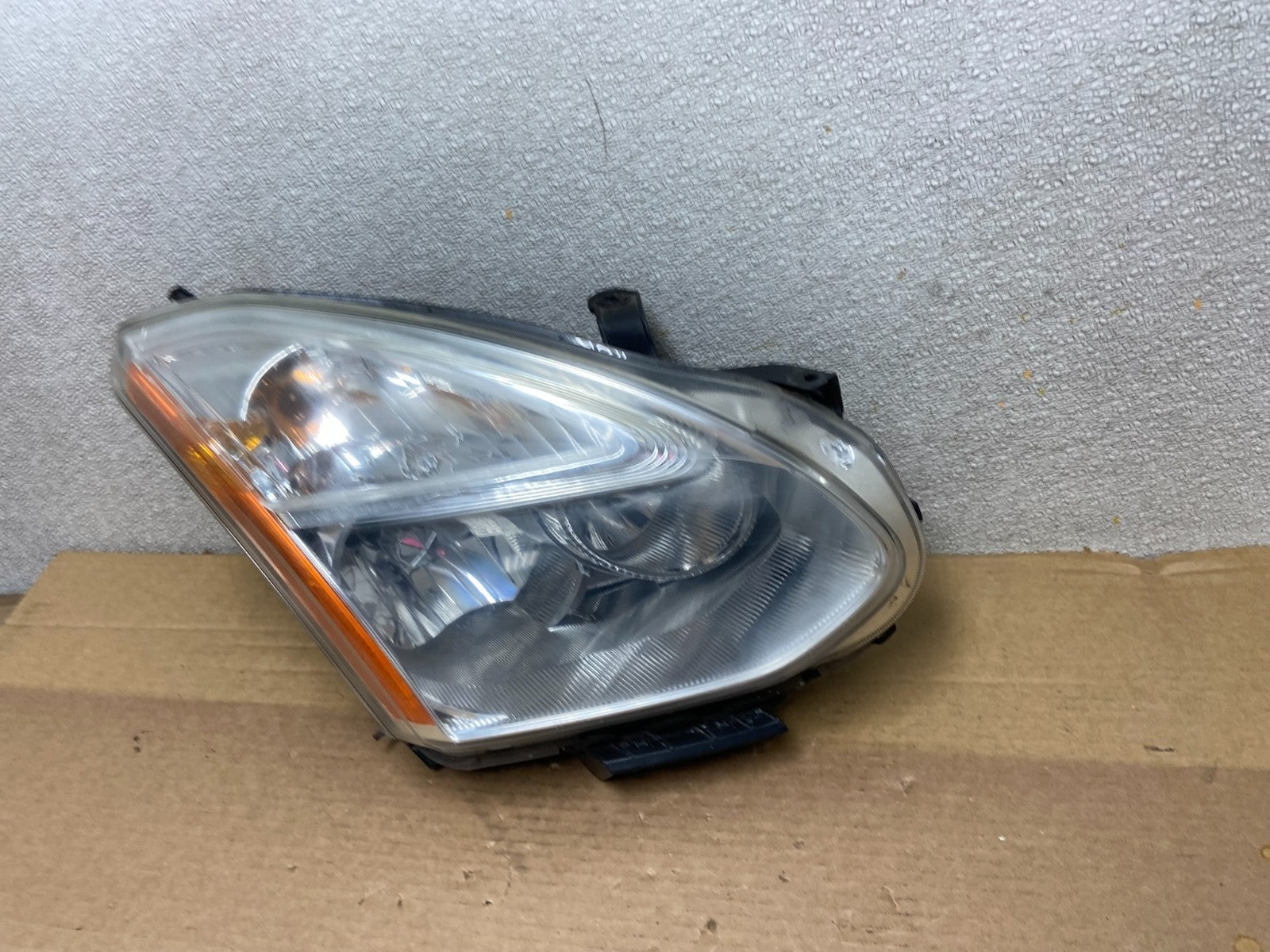 2009-2013 Nissan Rogue Right Passenger Xenon HID Headlight OEM AB5069 DW1