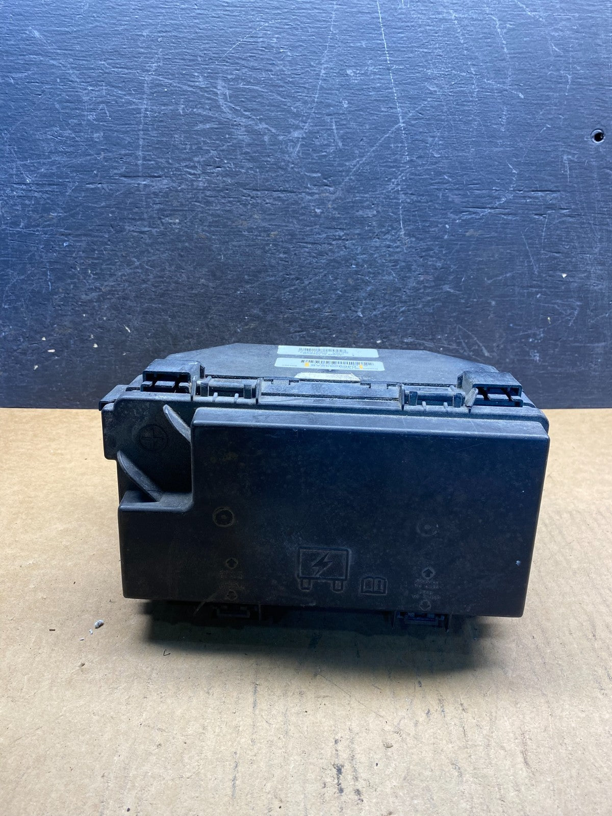2011 Jeep Wrangler Integrated Power Fuse Box 04692084ab AH5027 DG3