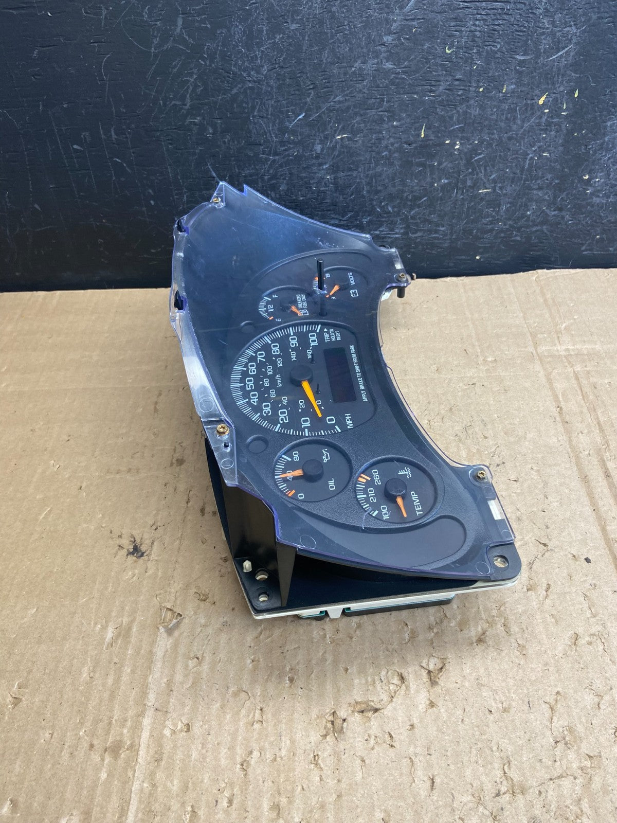 2000 to 2005 Chevrolet Astro Cluster Gauge Speedometer ECM AE2020 DG1