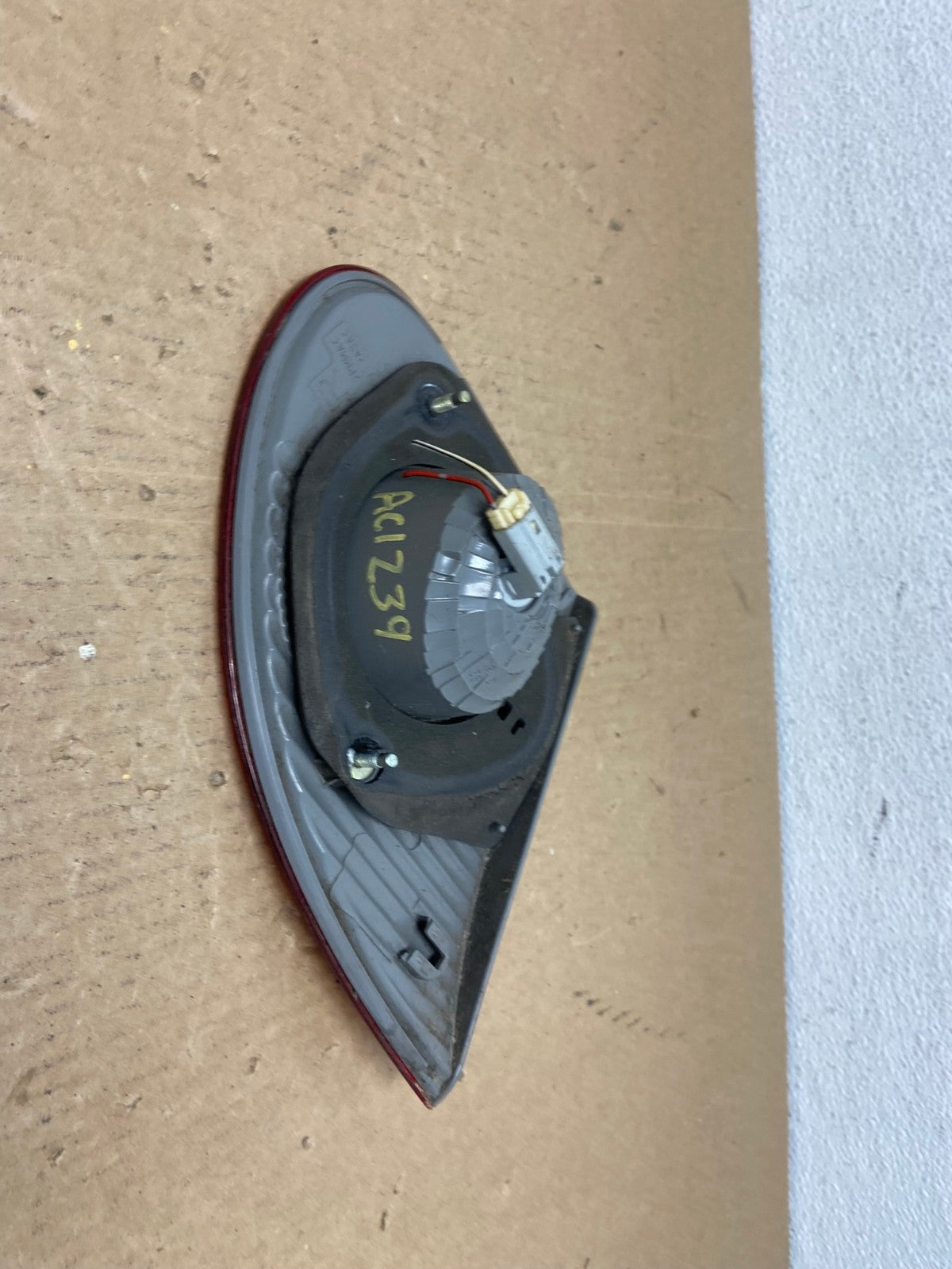 2003-2008 Toyota Corolla Inner Passenger Right RH Side Tail Light Oem AC1239 LK4