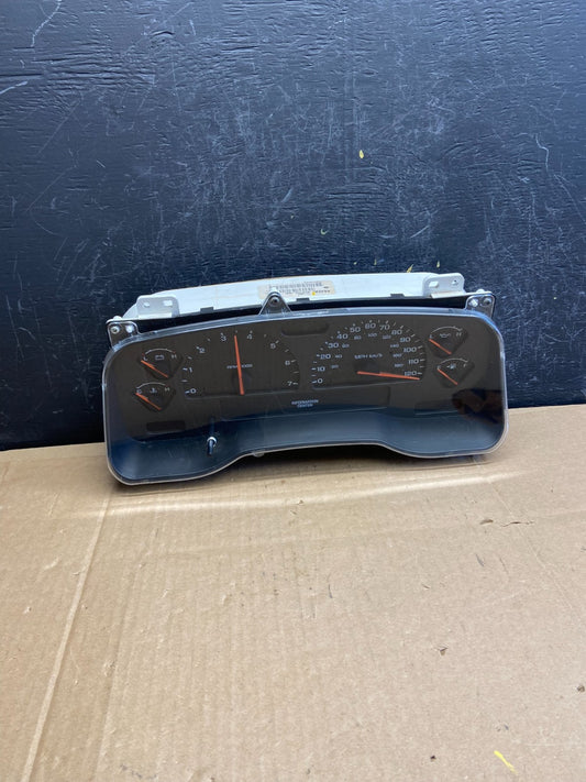 2003 Dodge Durango 4.7L Speedometer Instrument Cluster Gauge AD2148 DG0