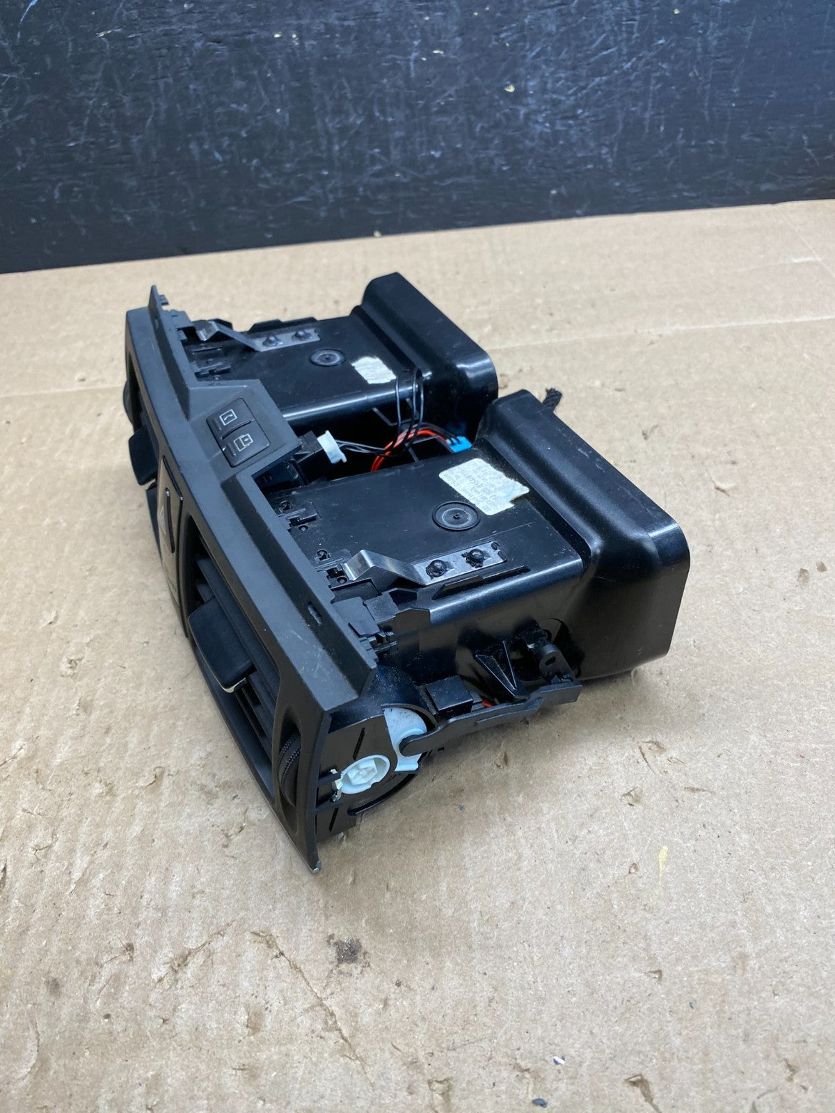 2008 to 2011 Mercedes W204 C300 Front Center Dash AC Air Vent Trim AC6449 DG2