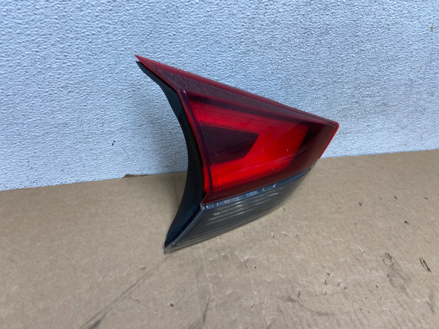 2017 - 2020 Nissan Rogue Inner Left Driver LH Side Tail Light AG05172