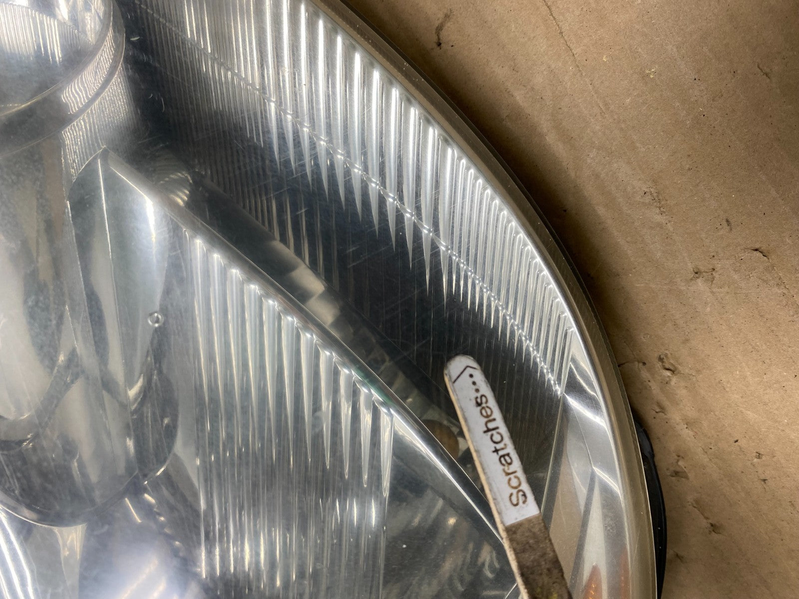 2004-2005 Toyota Sienna Right Passenger Xenon Headlight AG8145 DW3