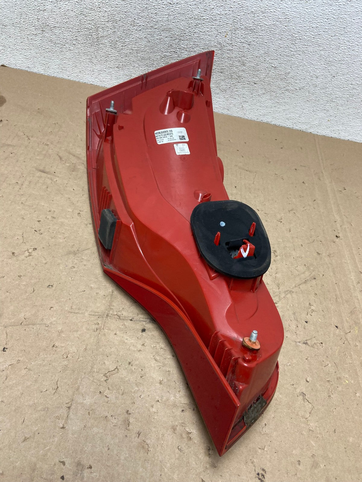 2010 - 2015 Audi Q7 Right Passenger RH Side Tail Light AE4922 LK6