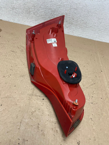 2010 - 2015 Audi Q7 Right Passenger RH Side Tail Light AE4922 LK6