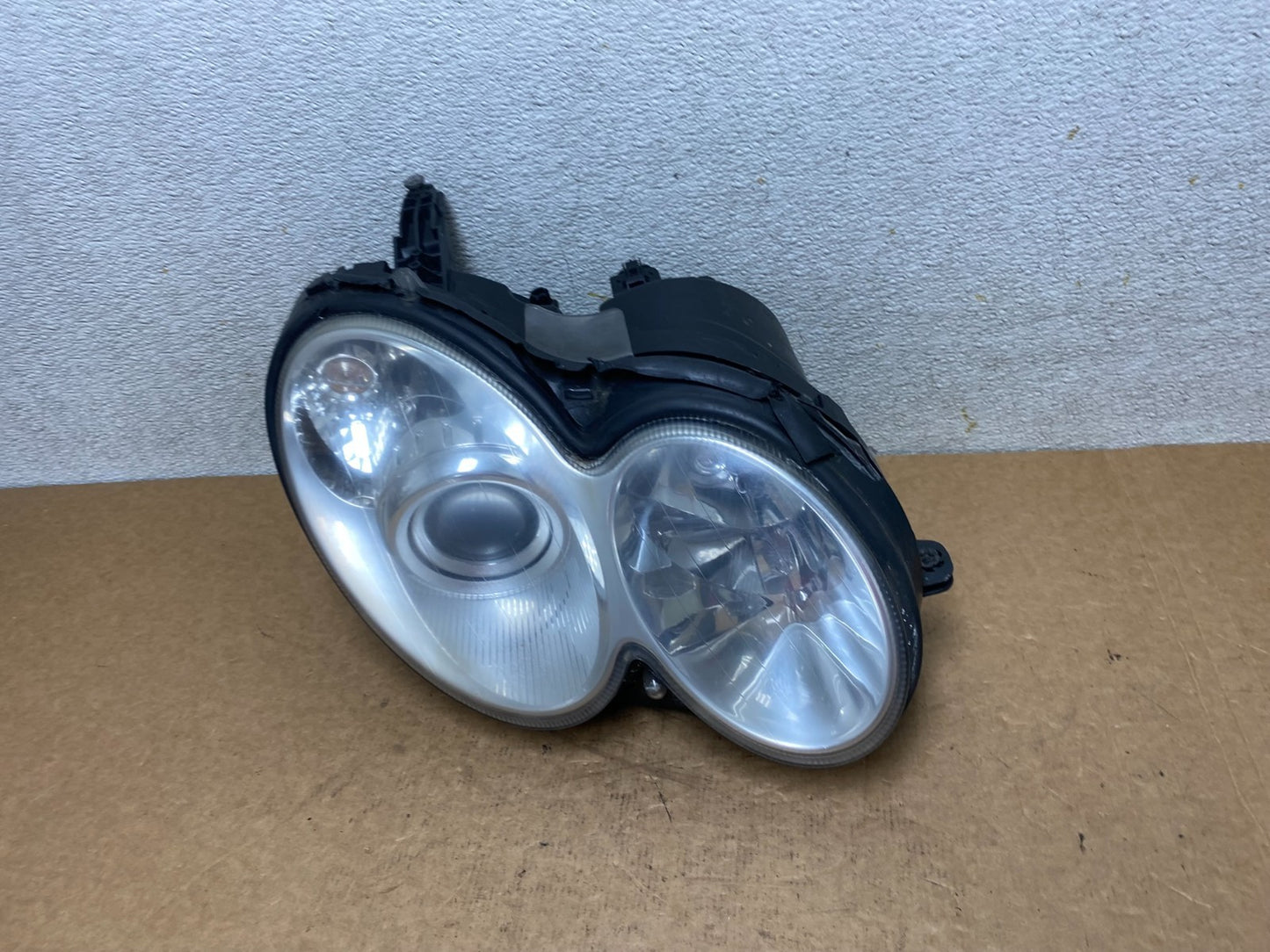 2003-2005 Mercedes Benz W209 CLK CLK350 Right Passenger Xenon Headlight S5532 GD1
