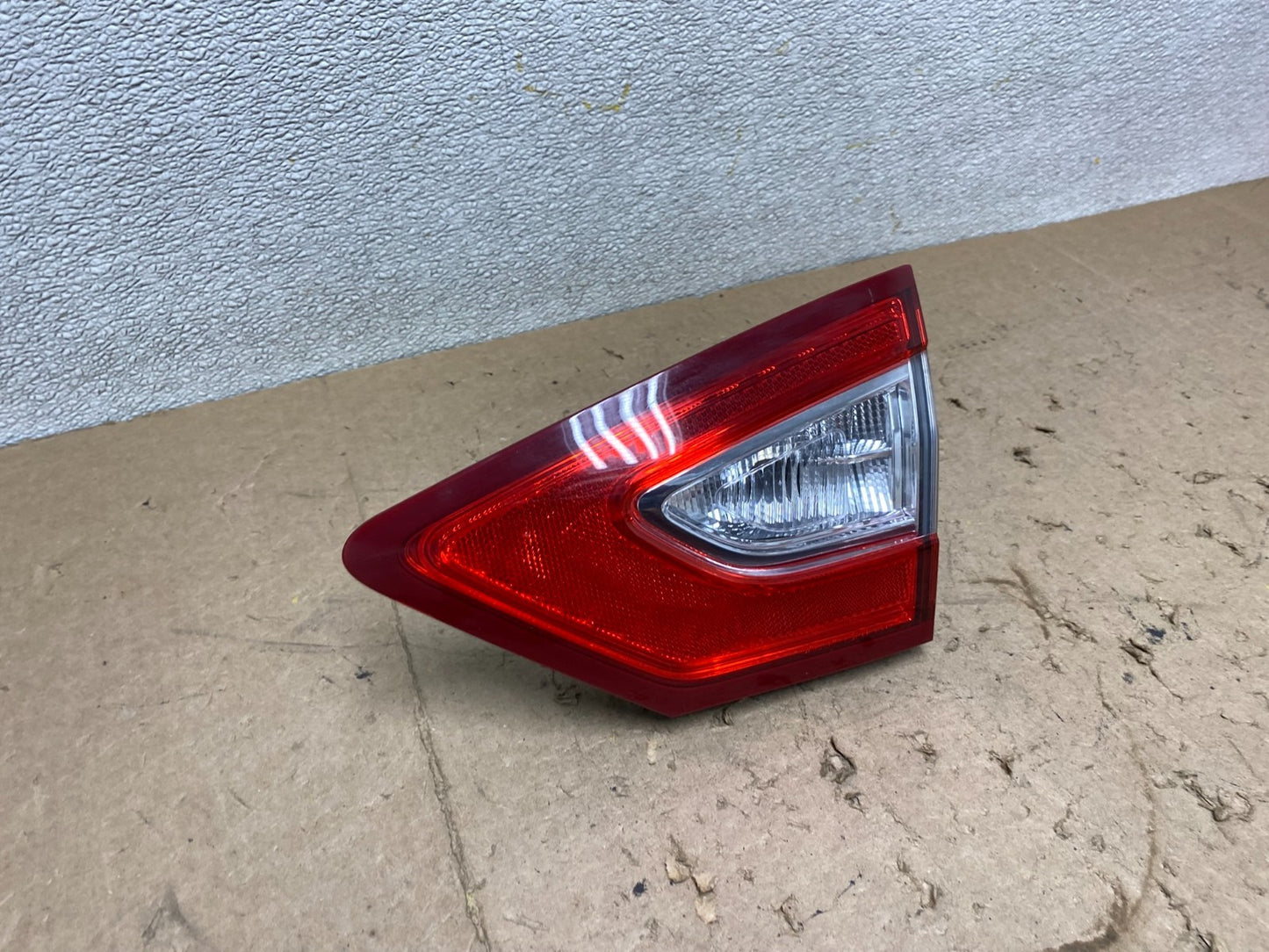 2013 to 2016 Ford Fusion Right Passenger RH Side Tail Light Inner Oem X2335 DW2