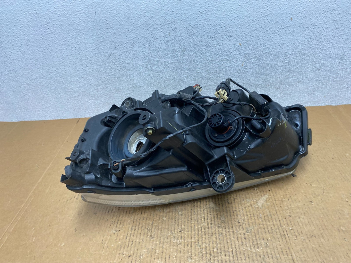 2011 to 2016 Chrysler Town and Country Right Passenger Headlight AE1674 DW5