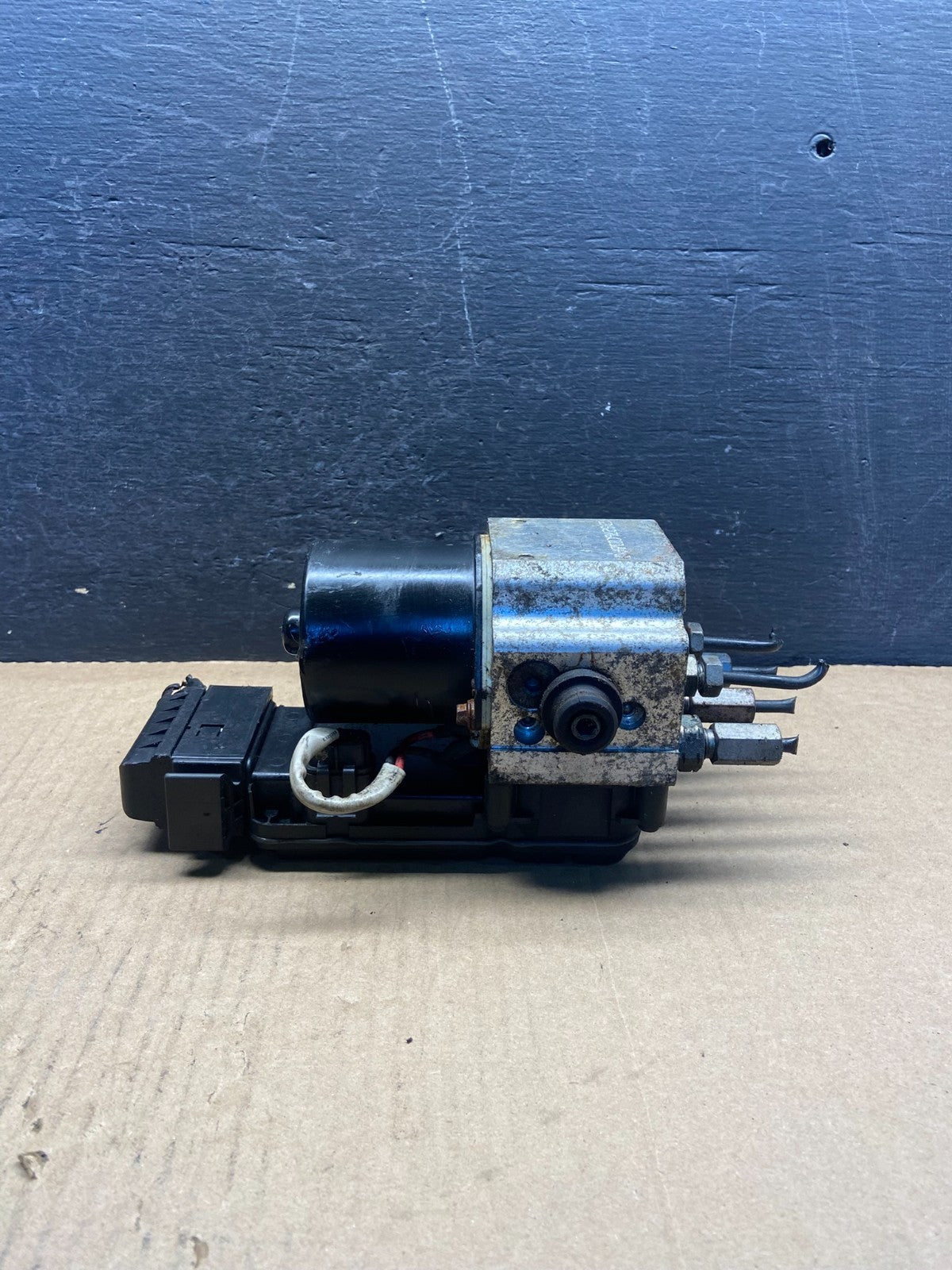 2006 2007 Ford E250 E350 Econoline Anti-Lock ABS Antilock Brake Pump AF9236 DG2