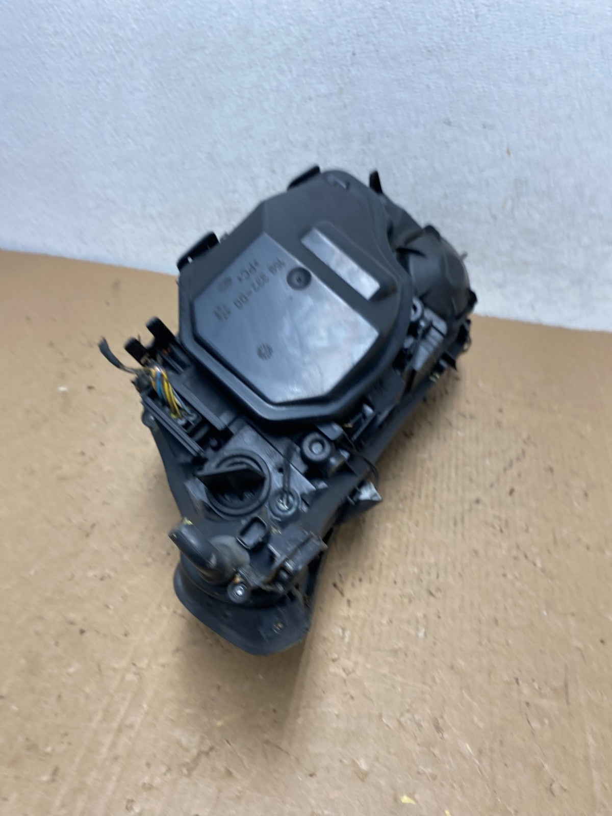 2004 to 2007 BMW 525i 5 Series Headlight Right Passenger Xenon AFS AD8809 DW7