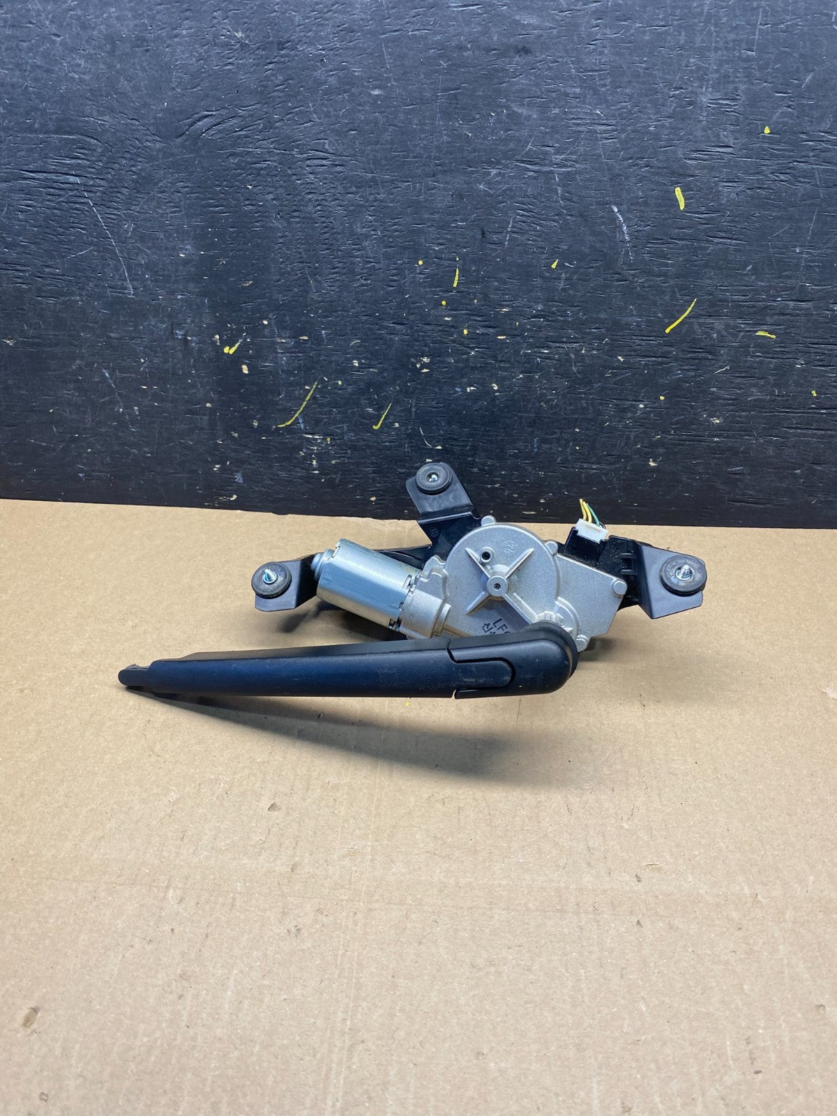 2014-2015 Kia Sorento Rear Glass Windshield Wiper Motor V5267 DG0