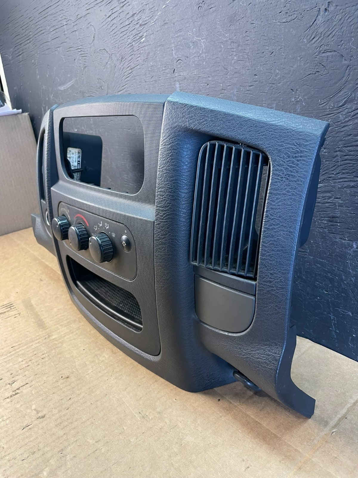 2002 to 2005 Dodge Ram Radio Climate Control Dash Air Vent Bezel Trim AC5194 DG2