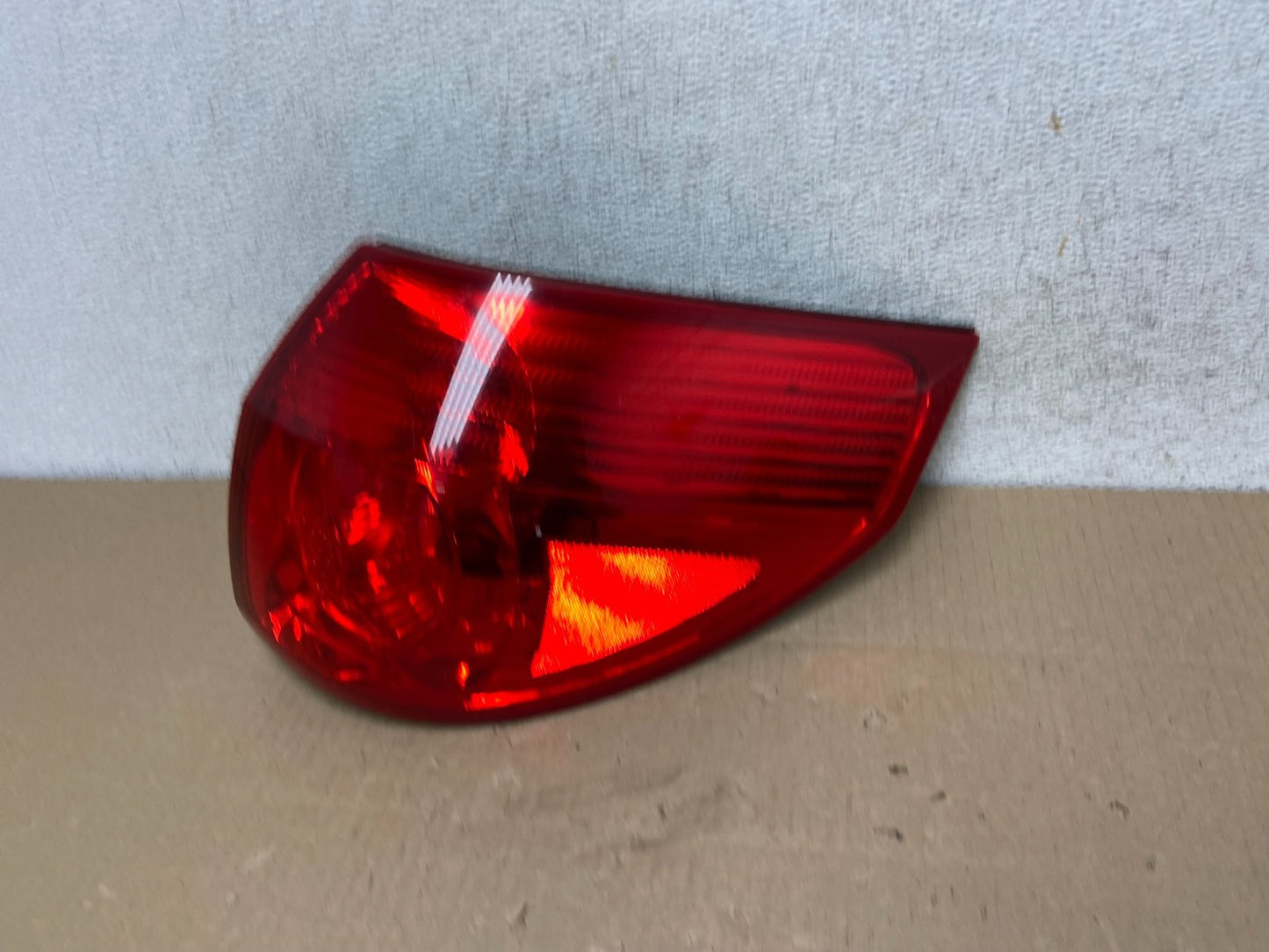 2006 - 2010 Toyota Sienna Right Passenger Side Tail Light AG5857 DW1