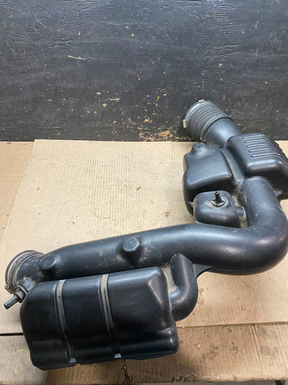 2011 - 2013 Dodge Durango 3.6L Resonator Air Intake Tube OEM  u7736 DG3
