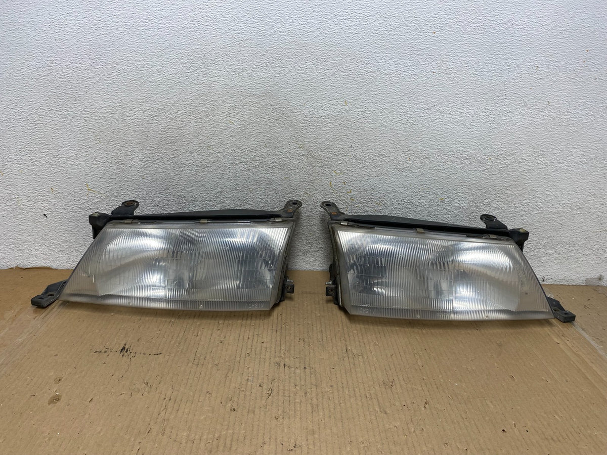 1995-1997 Toyota Avalon Left+Right Side Headlights AH3081 DW0
