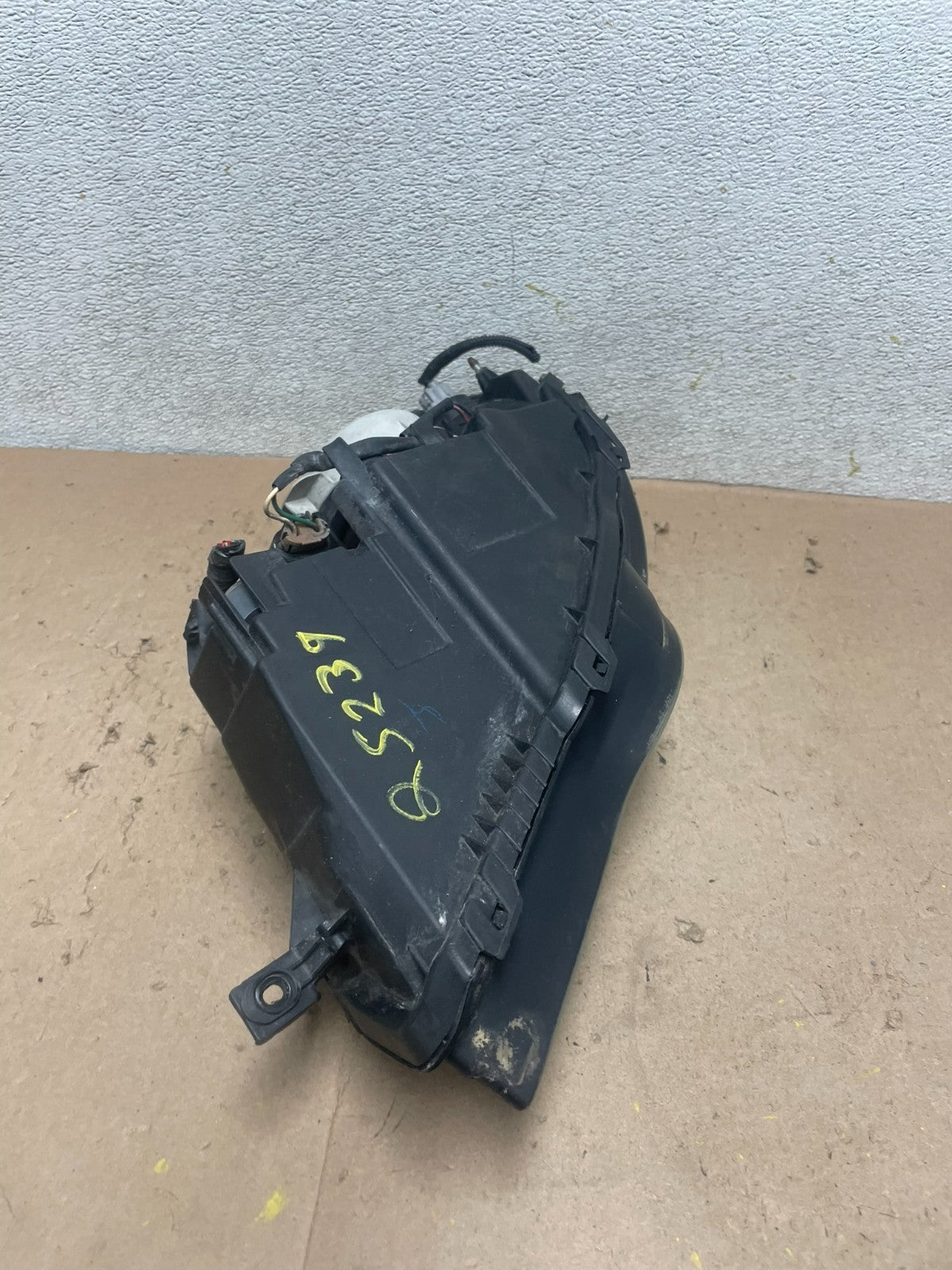 2006 to 2007 Subaru Legacy Right Passenger RH Side Black Headlight Q5239 DW11
