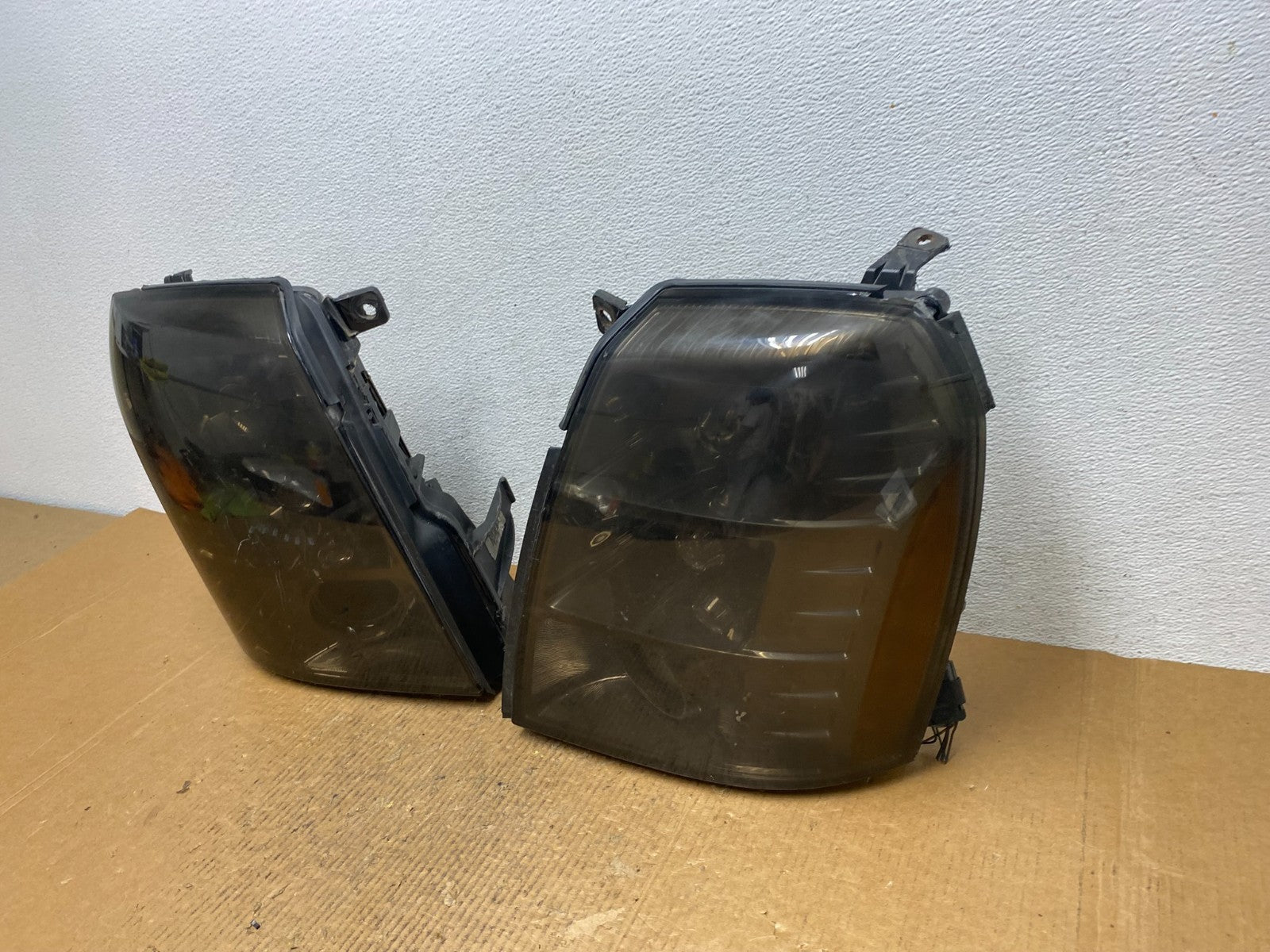 2007 - 2014 Cadillac Escalade Left+Right Side Xenon HID Headlights AE1434 DW1