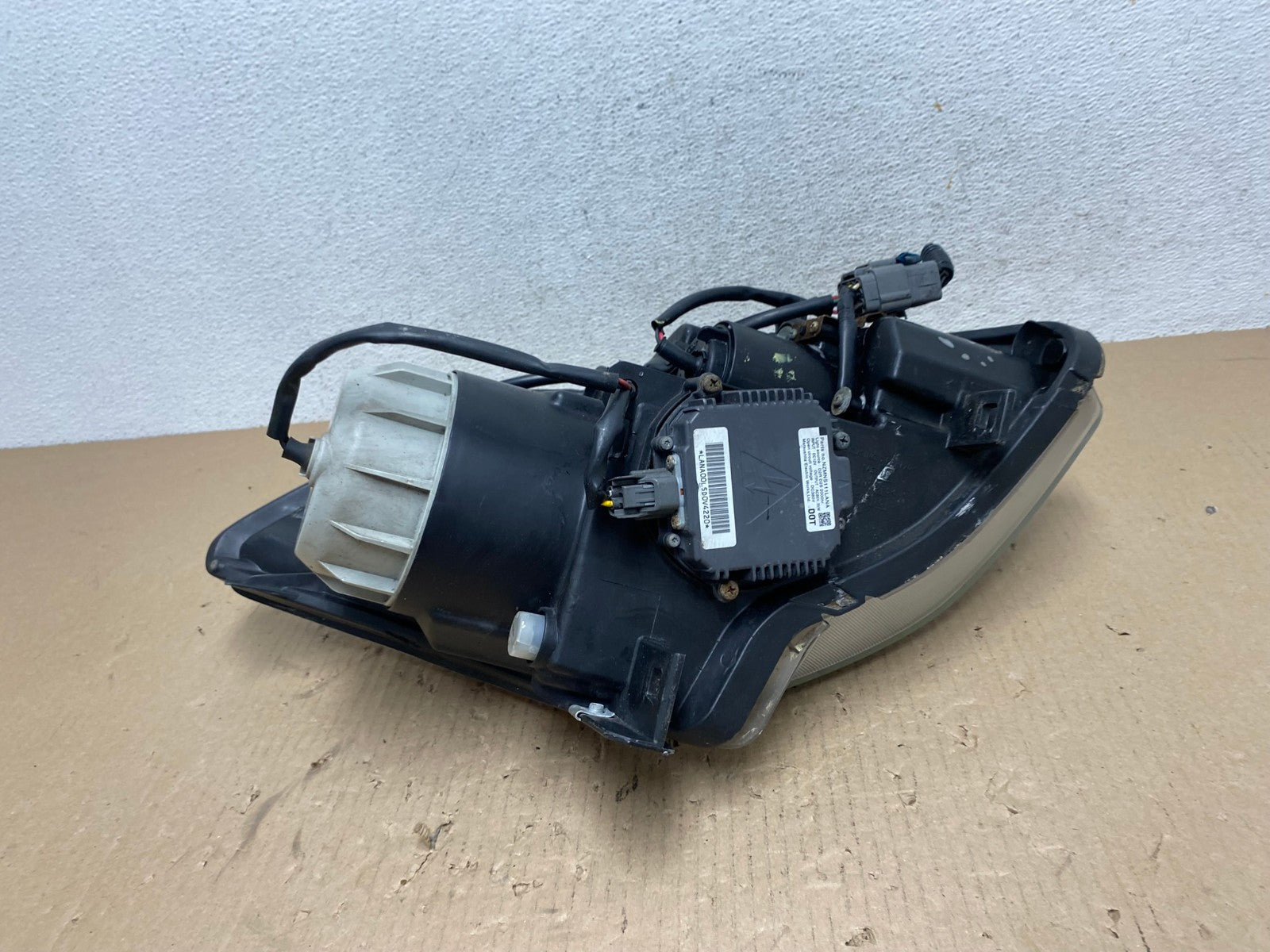 2004 to 2006 Nissan Maxima Left Driver Side Headlight Hid Xenon AE8805 LK6