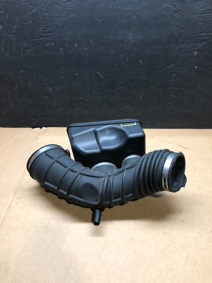 2009 to 2012 Ford Flex Taurus Lincoln Mks Air Hose  Duct Tube OEM F4259 PS1