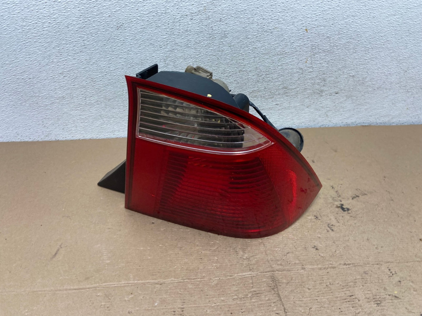 2005 2006 2007 Ford Focus Sedan Right Passenger Tail Light AF4891 LK0