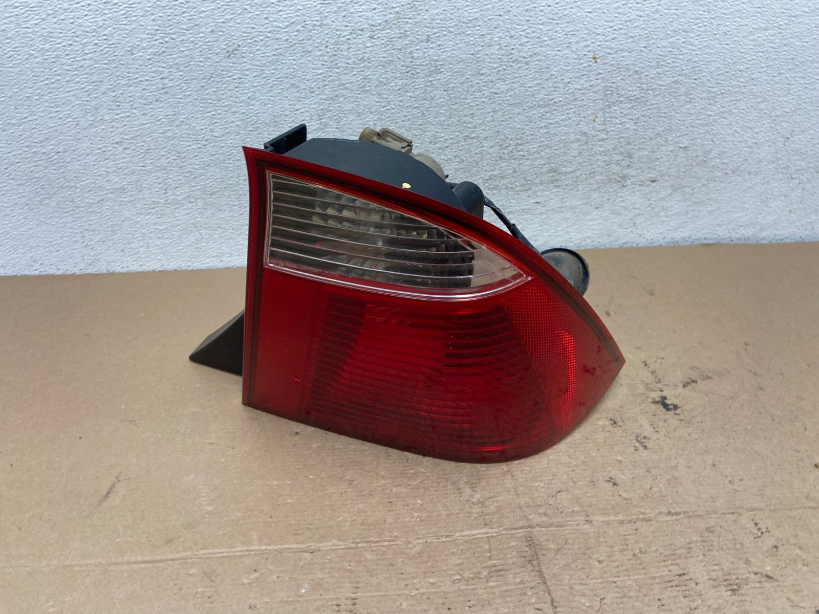 2005 2006 2007 Ford Focus Sedan Right Passenger Tail Light AF4891 LK0