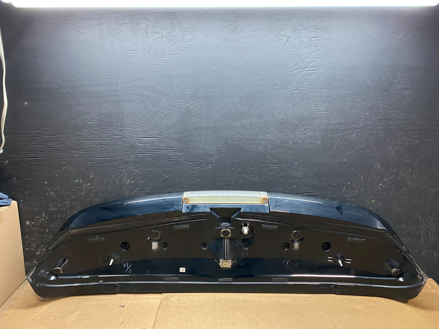 2004 to 2009 Lexus RX350 Rear Trunk Lid Tail Gate Lift Gate Spoiler G5636 DG4