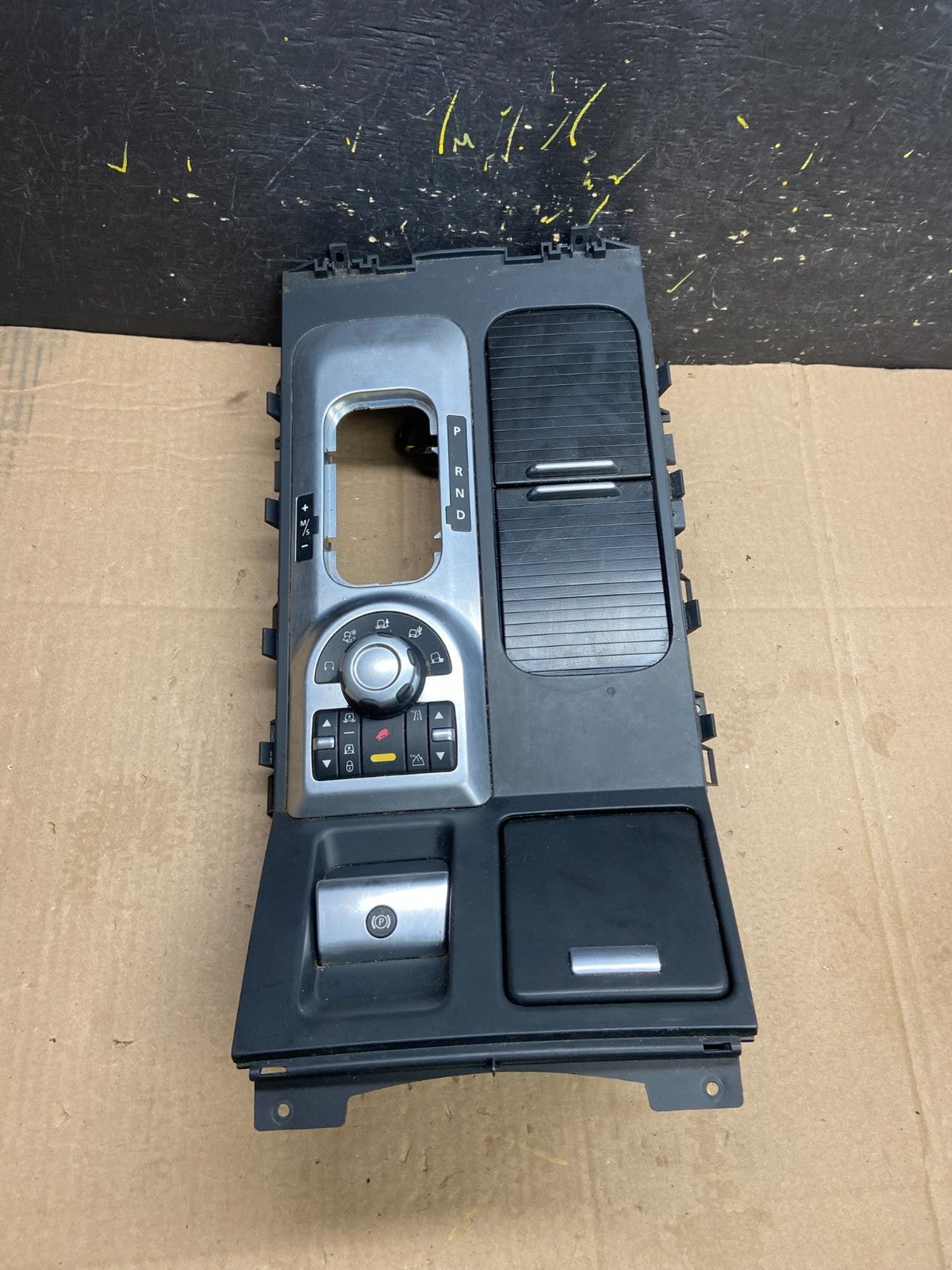 2010-2012 Land Rover Range Rover HSE Center Console Shifter Bezel Trim z0073  DG0
