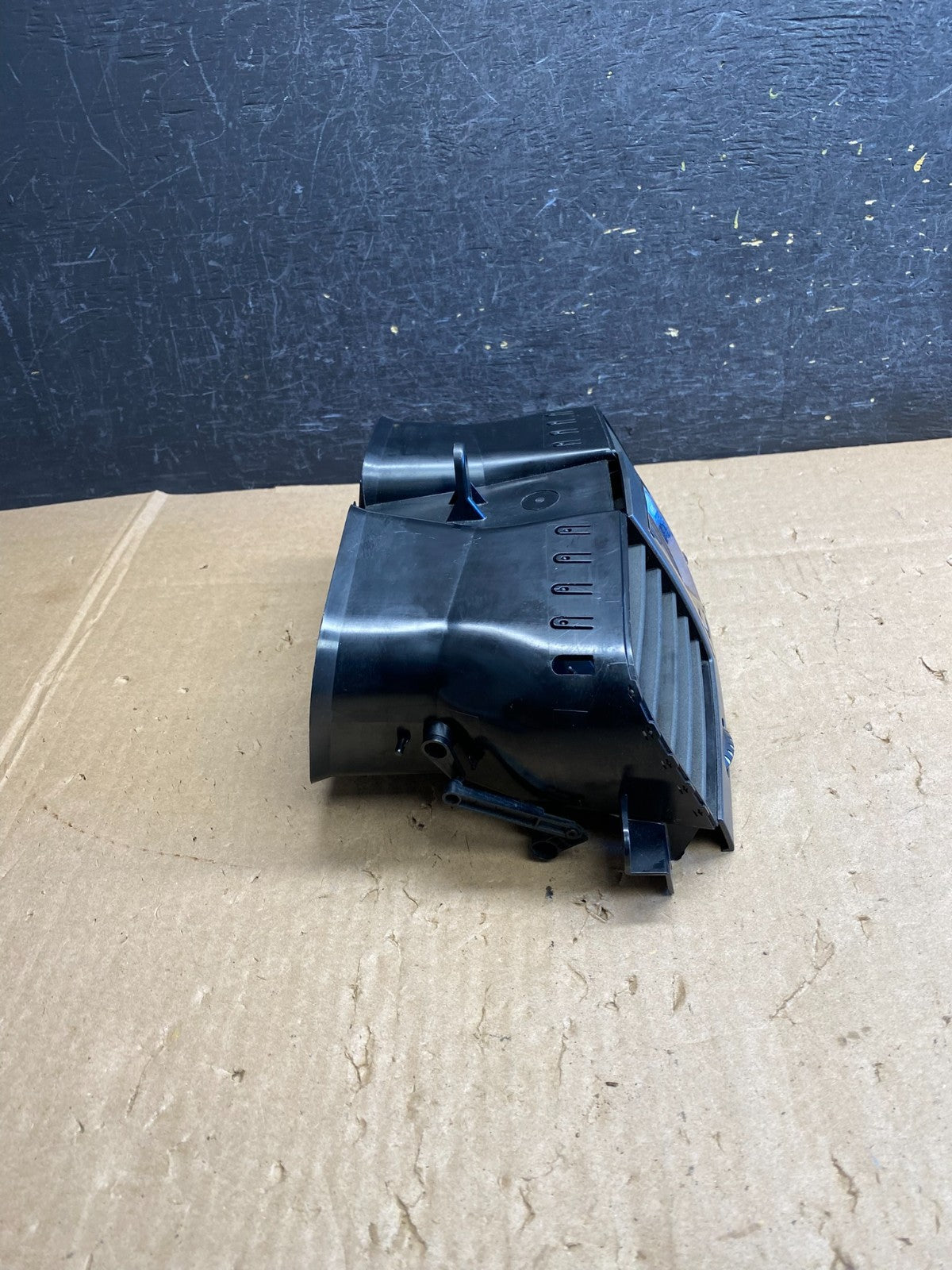 2007 to 2009 Cadillac SRX Front Center Dash Clock Air Vent AJ1287 DW1