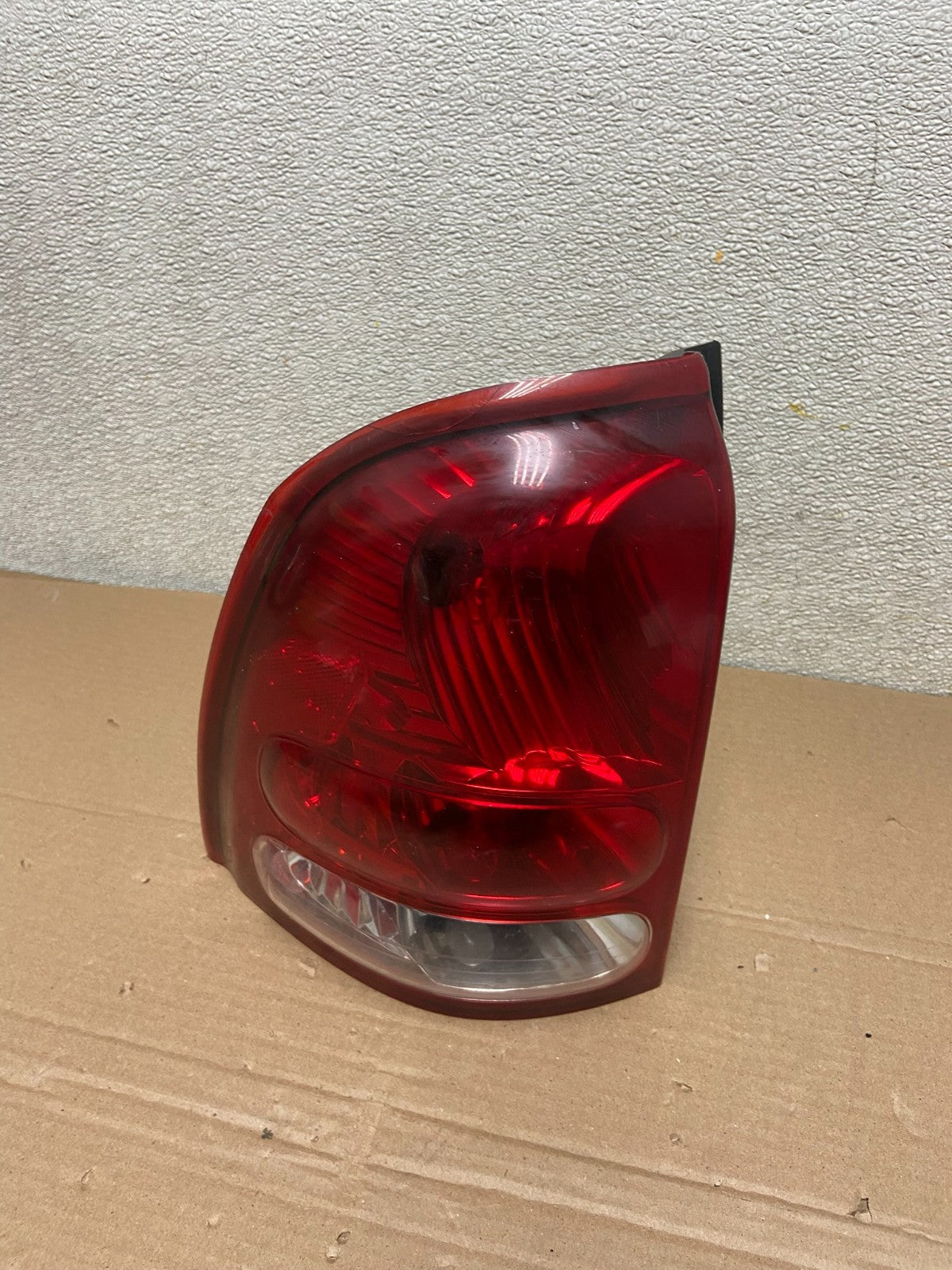 2004 to 2007 Buick Rainier Left Driver LH Tail Light OEM AB1284 LK0