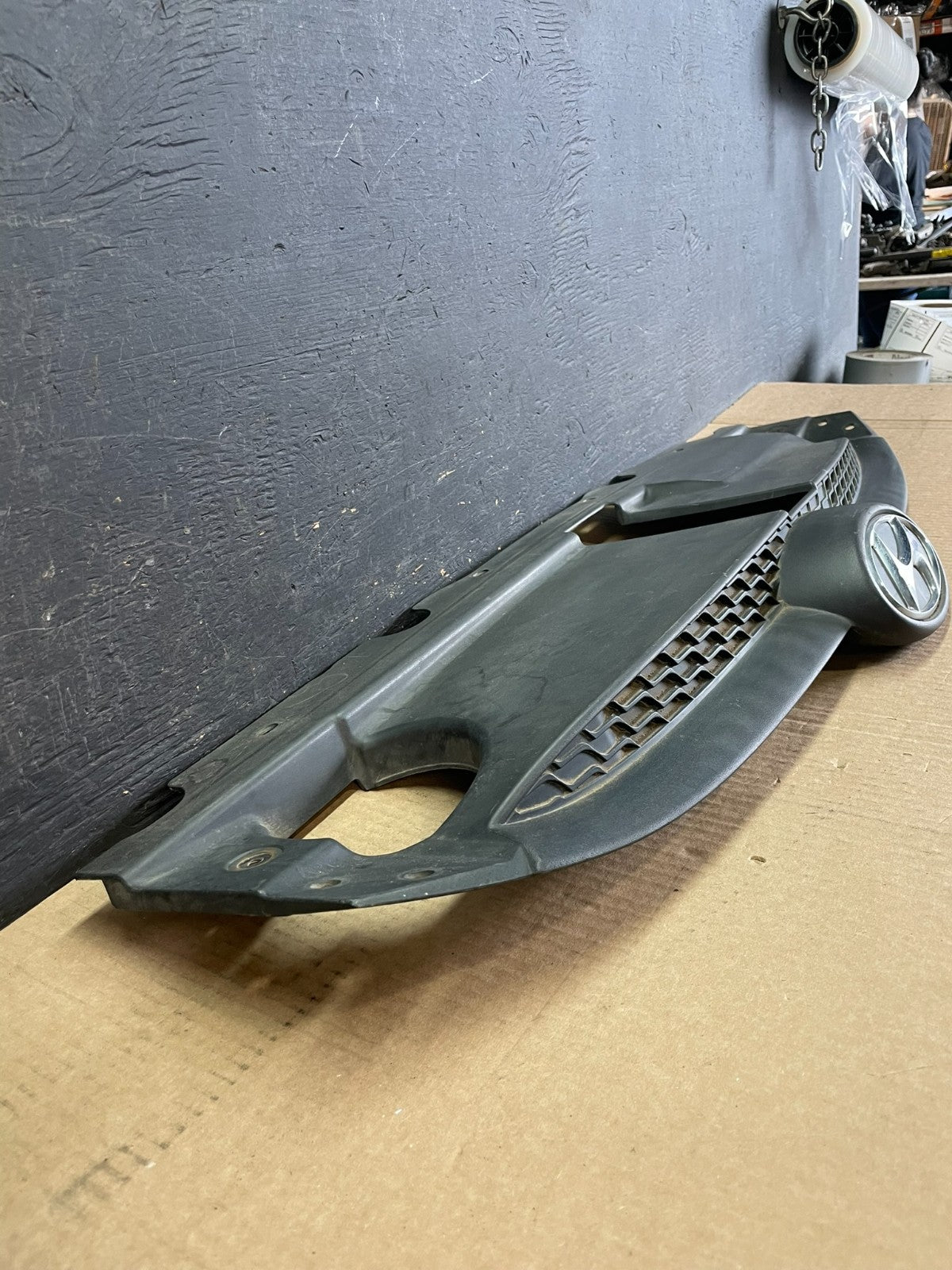 2010 to 2015 Hyundai Tucson Front Upper Grille Grill AF3794 DG2