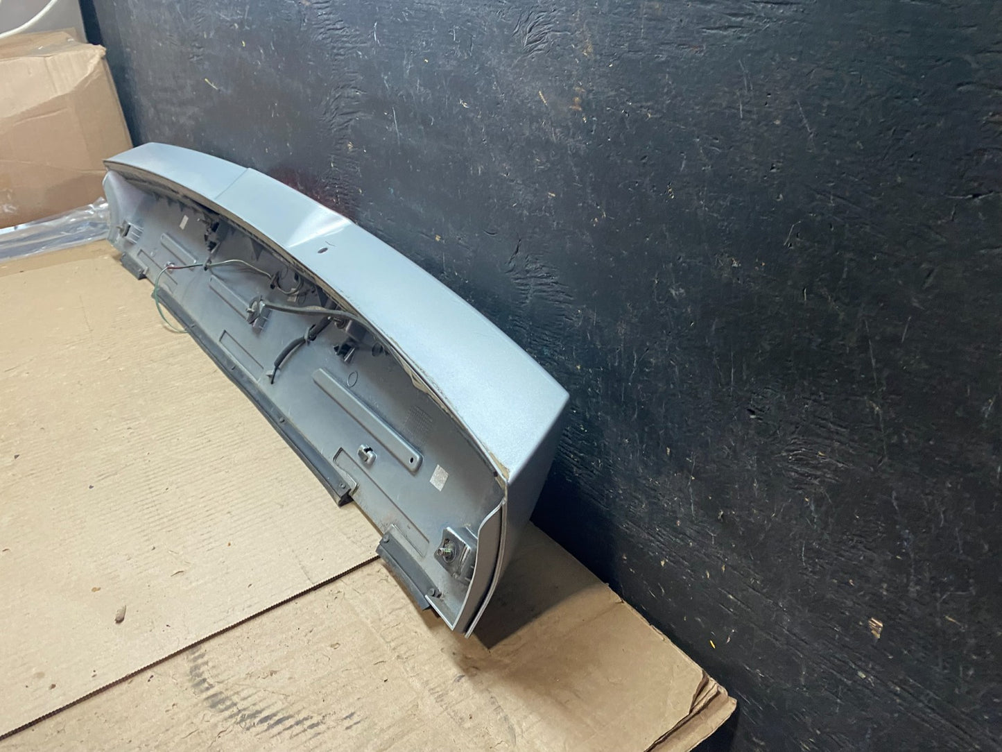 2003 to 2005 Honda Pilot Rear Trunk Spoiler Gate u7513 DG9