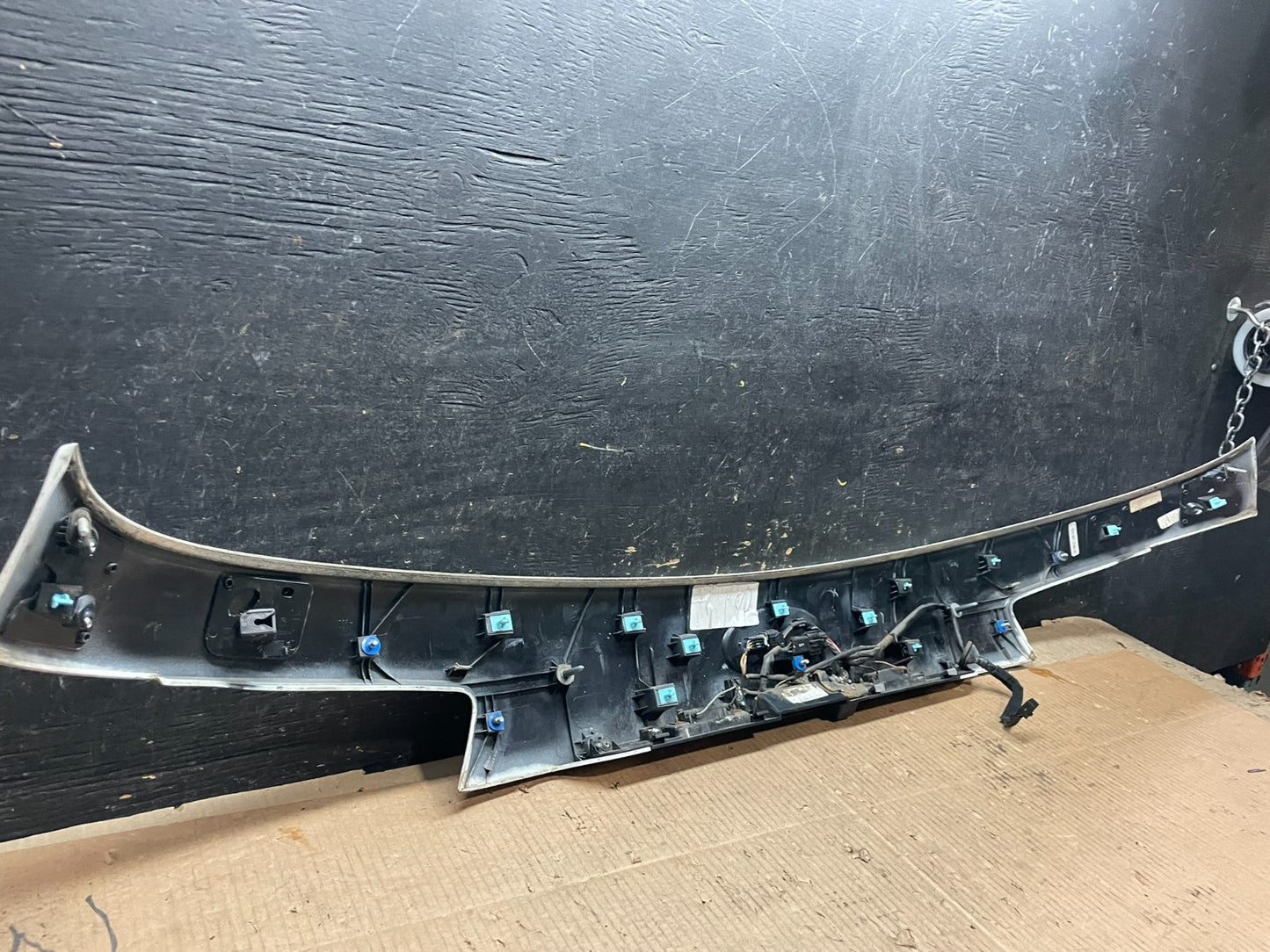 2016 to 2020 Kia Sorento Rear Trunk Liftgate Camera Cover Panel Oem Y2047 DG8