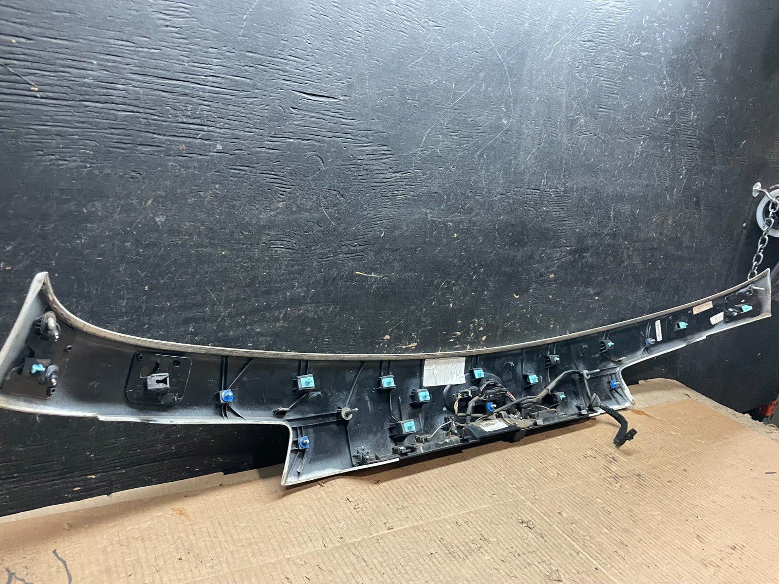 2016 to 2020 Kia Sorento Rear Trunk Liftgate Camera Cover Panel Oem Y2047 DG8