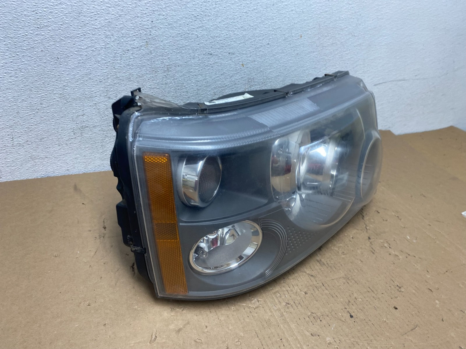 2006-2009 Land Rover Range Rover Right Passenger Xenon Headlight AD8031 DW2