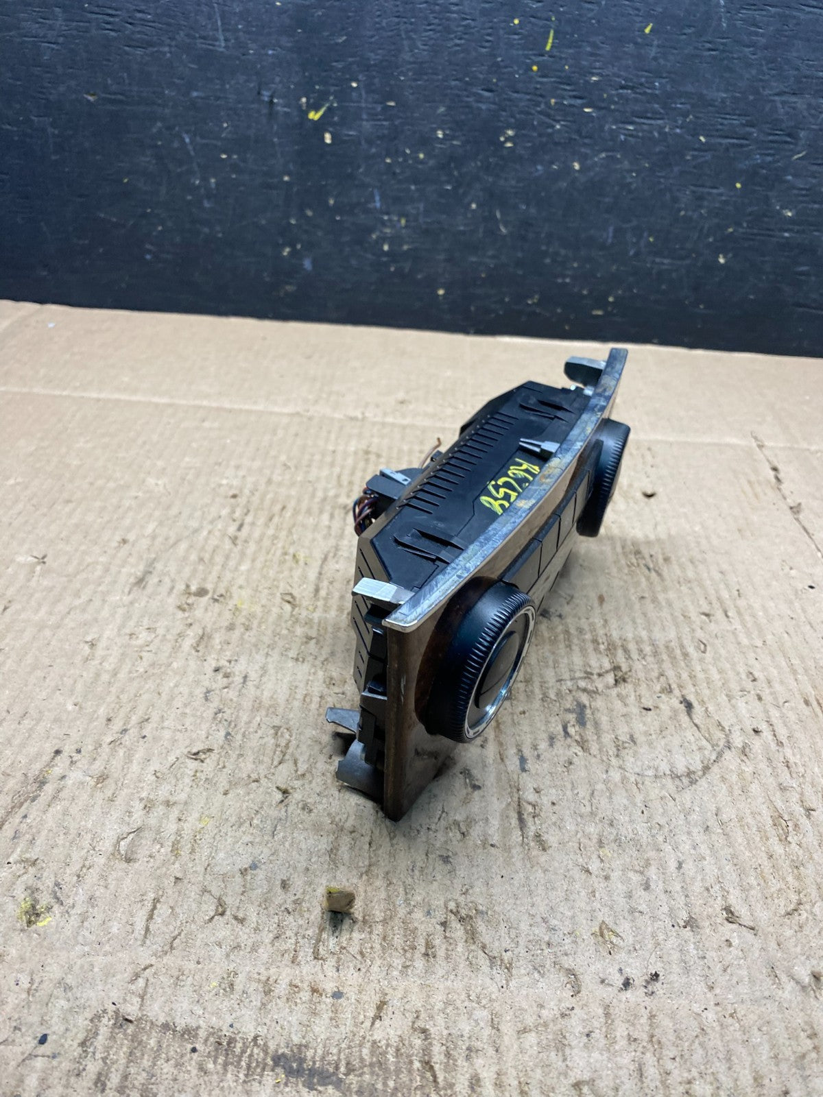 2005-2009 Mercedes W209 CLK350 A/C Heater Climate Control Trim R6258 DG2