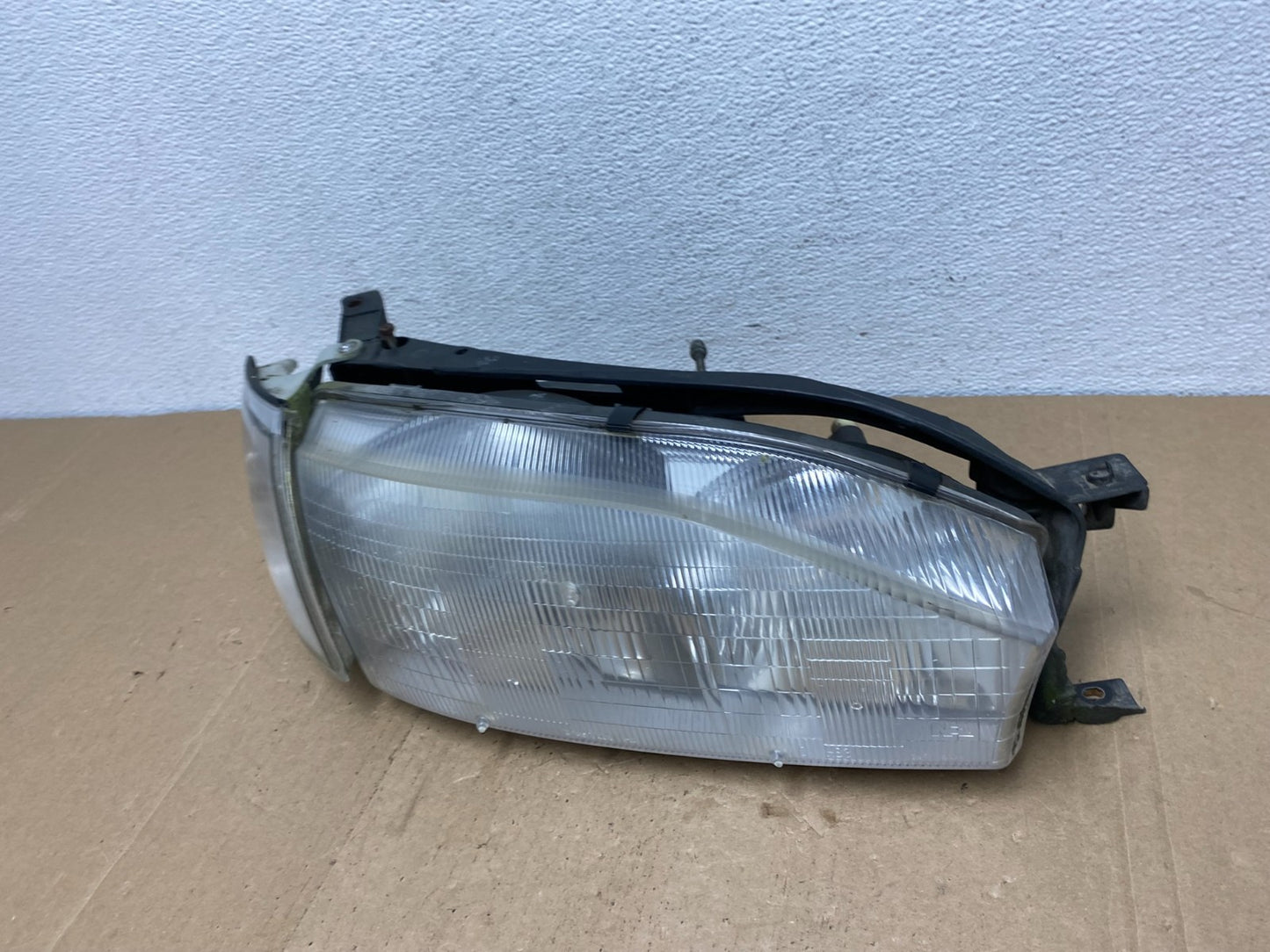 1992 1993 1994 Toyota Camry Right Passenger RH Halogen Headlight AC5674 DW1