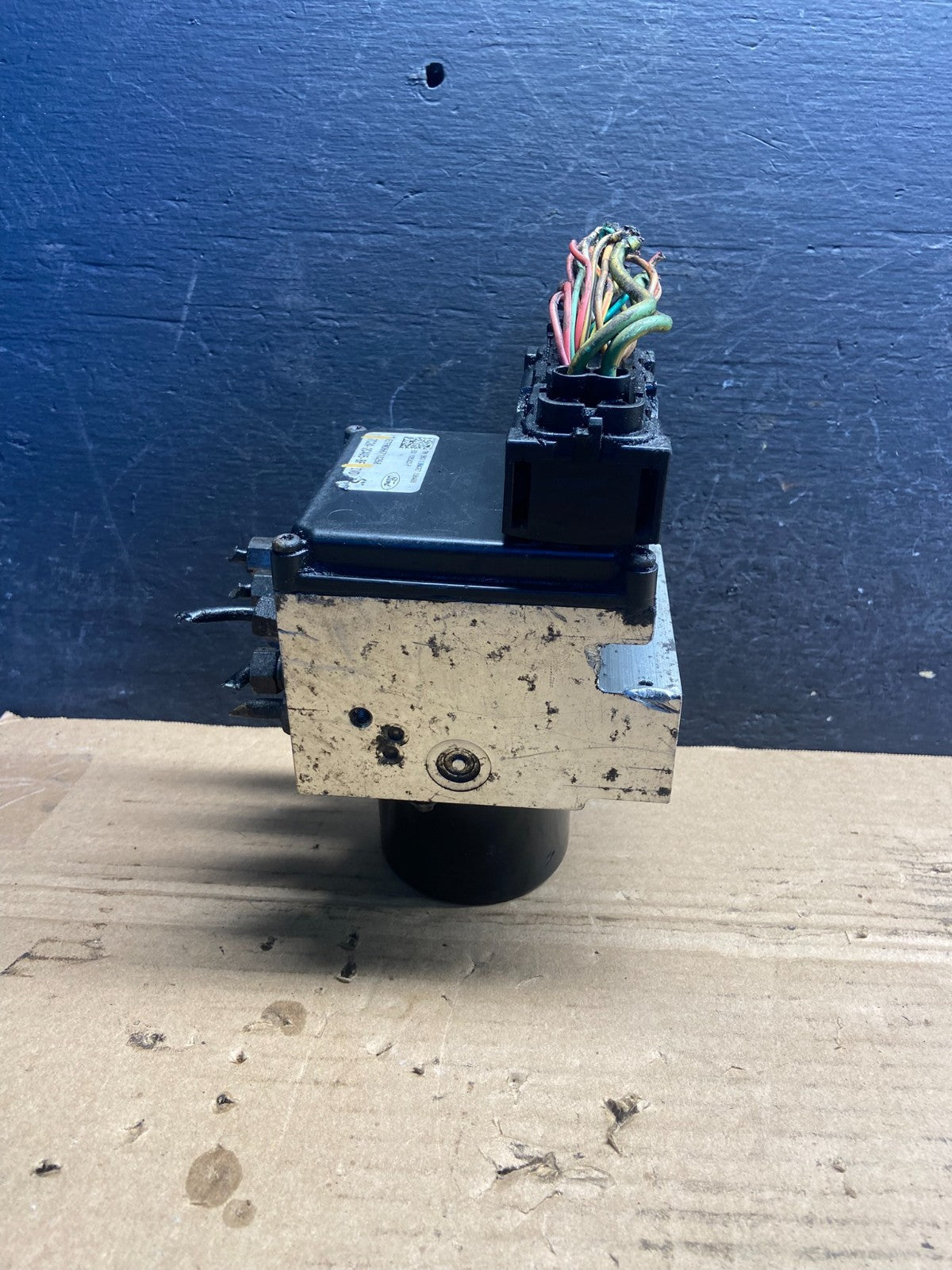 2006 2007 Ford E250 E350 Econoline Anti-Lock ABS Antilock Brake Pump AE2456 DG2