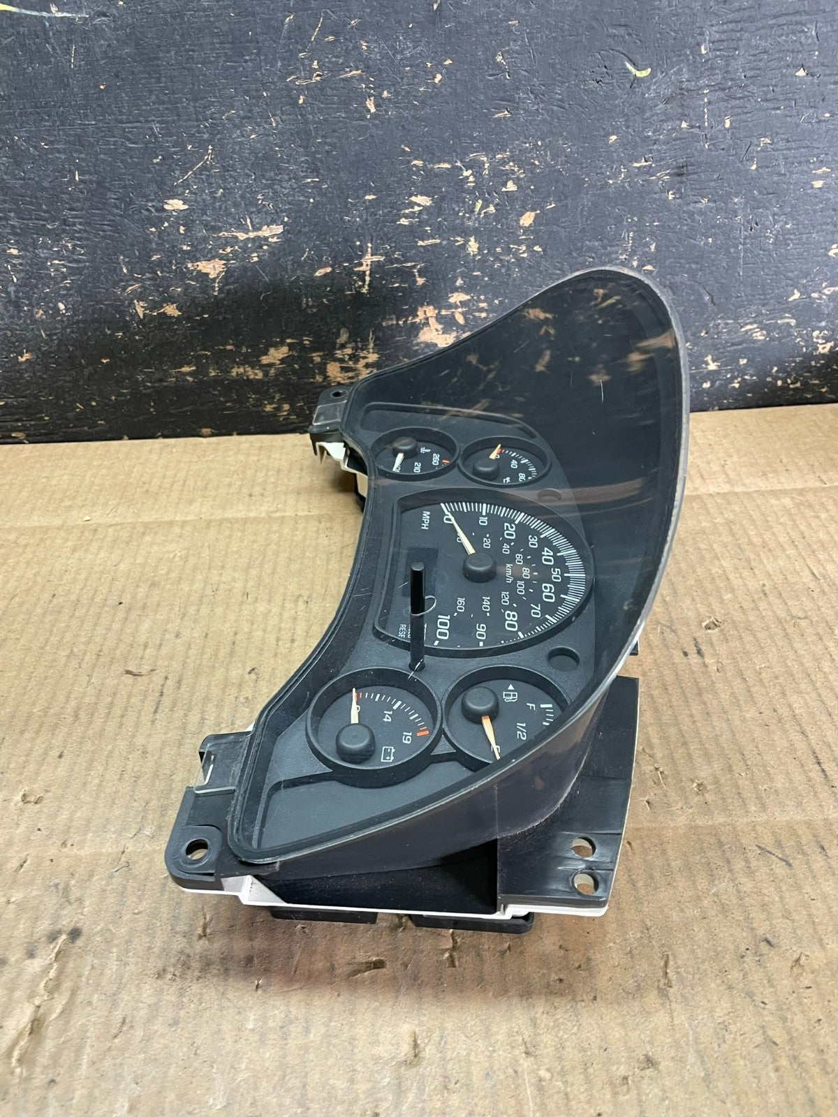 2004 to 2007 Chevrolet Express Speedometer Cluster Gauge OEM  aa9264 DG7