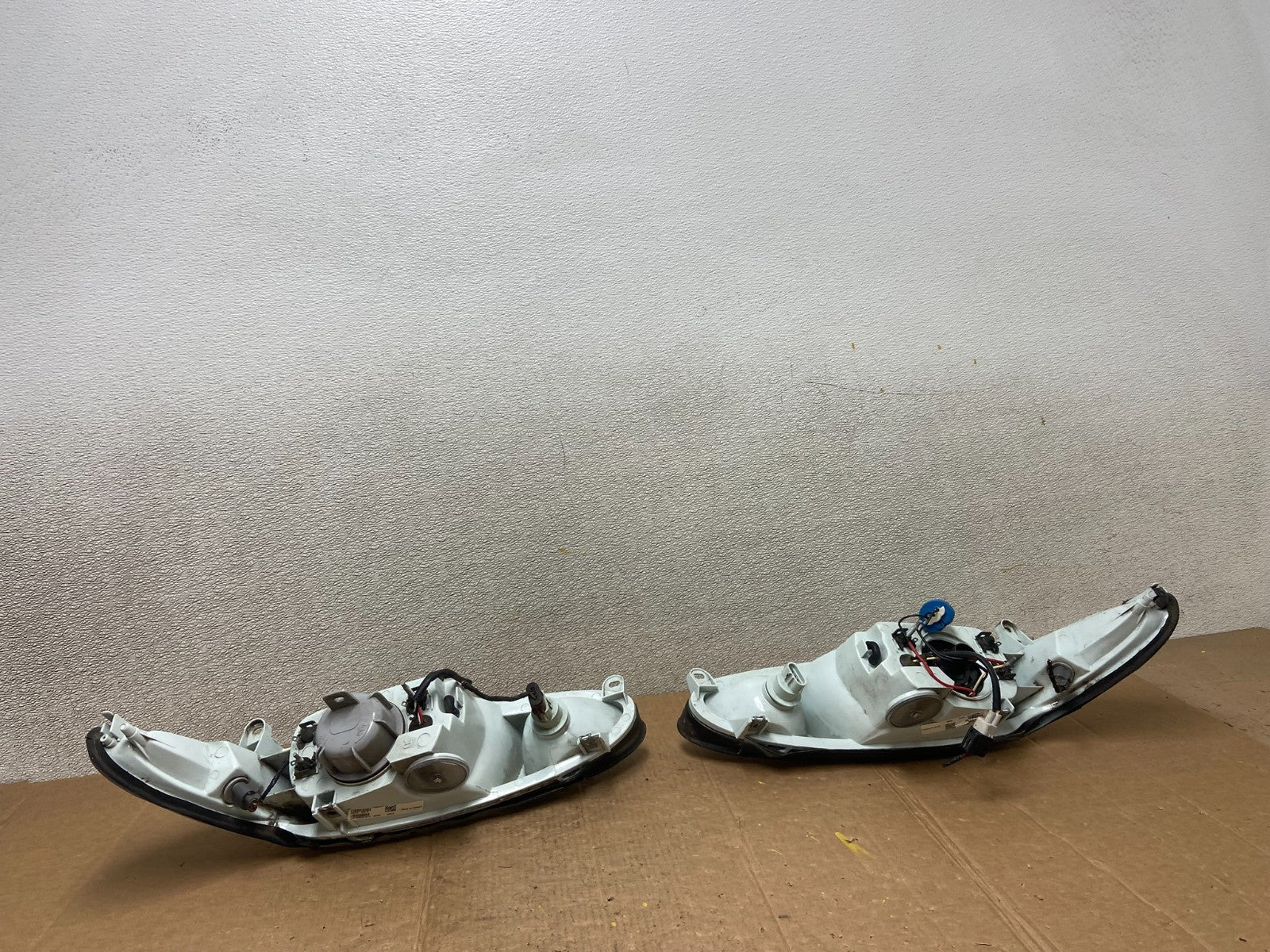 1998 to 2003 Ford Escort Left+Right Set Halogen Headlight Aftermarket AA1630 DG5