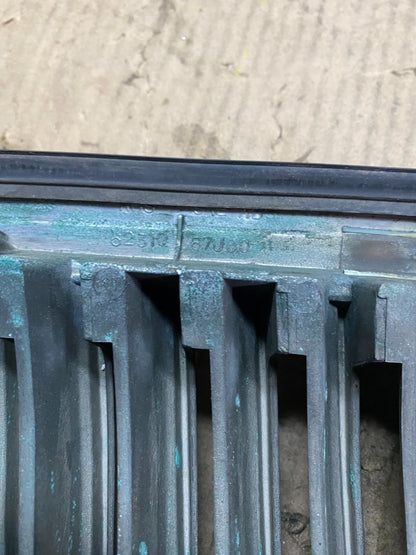 1993 to 1996 Infiniti Q45 Front Grille Grill X3222 DG7