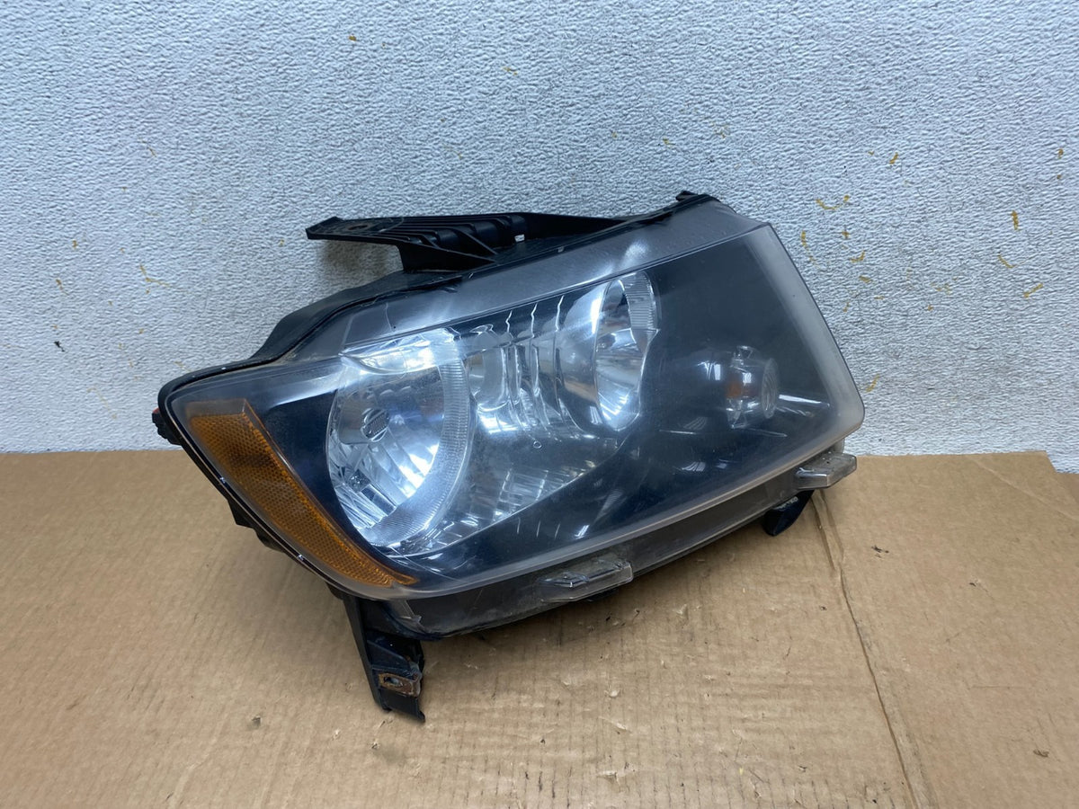 2011-2013 Jeep Grand Cherokee Right Passenger Halogen Headlight AI4467 DW2