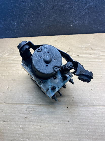 2002 to 2003 BMW X5 ABS Anti-Lock Brake Pump Module AE6215 DW5