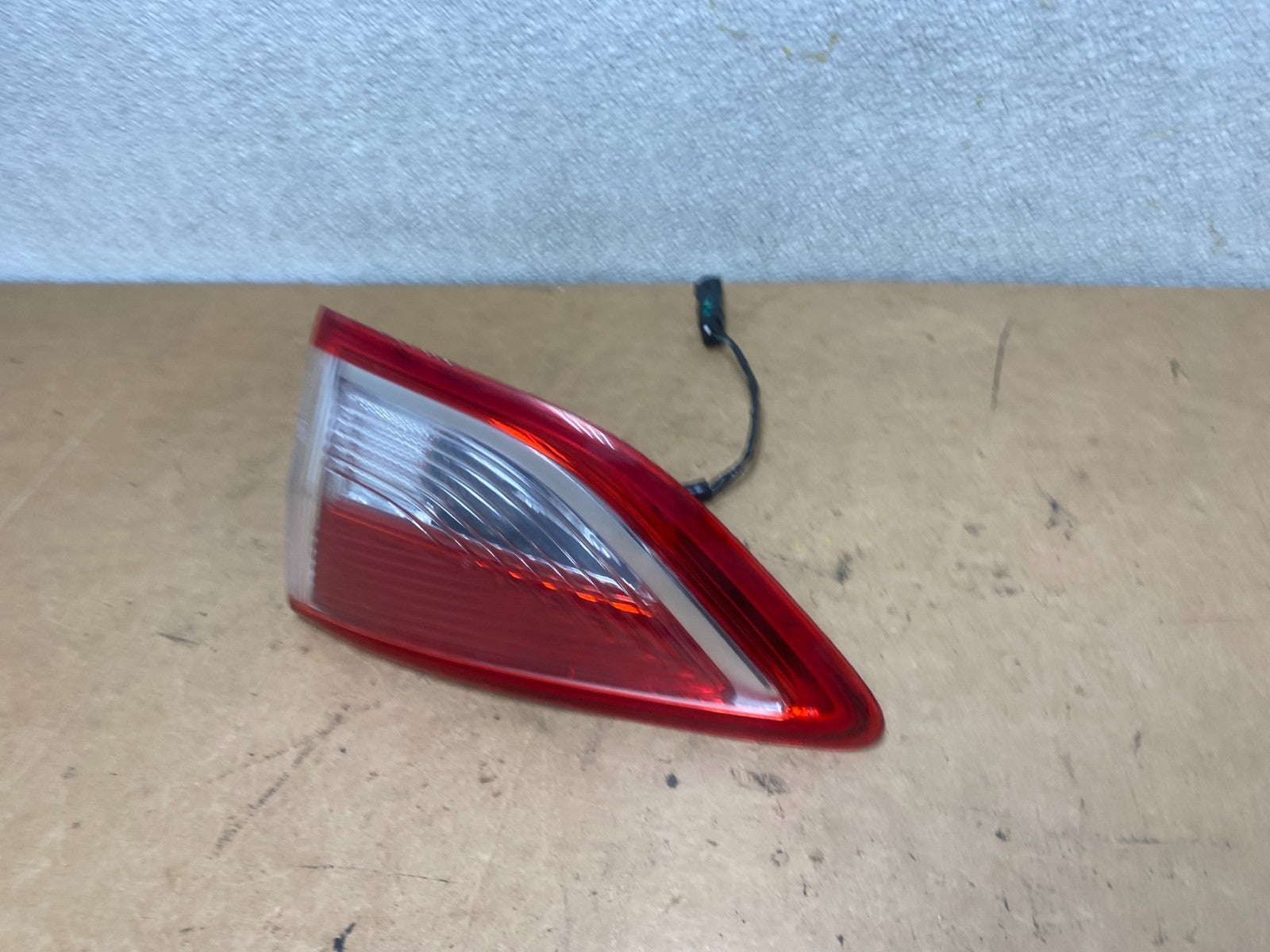 2013 to 2016 Ford Escape Right Passenger RH Side Inner Tail Light OEM X5209 DW1